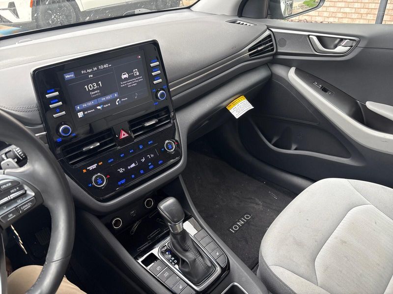 Used 2021 Hyundai Ioniq Hybrid SEImage 12