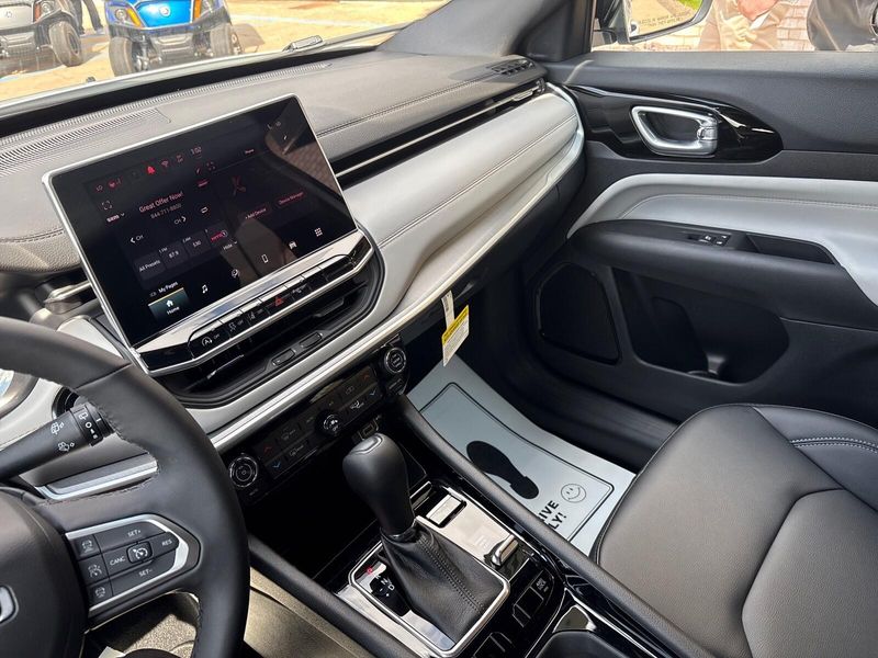 New 2026 Jeep Compass Limited 4x4Image 15