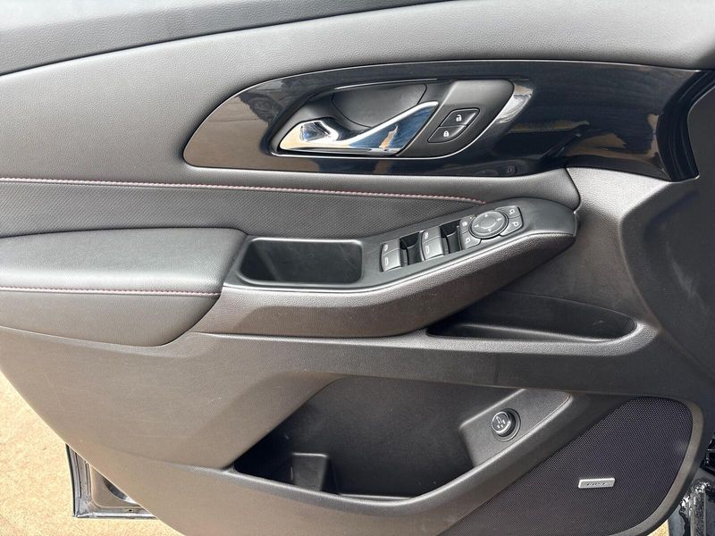 Used 2023 Chevrolet Traverse RSImage 13