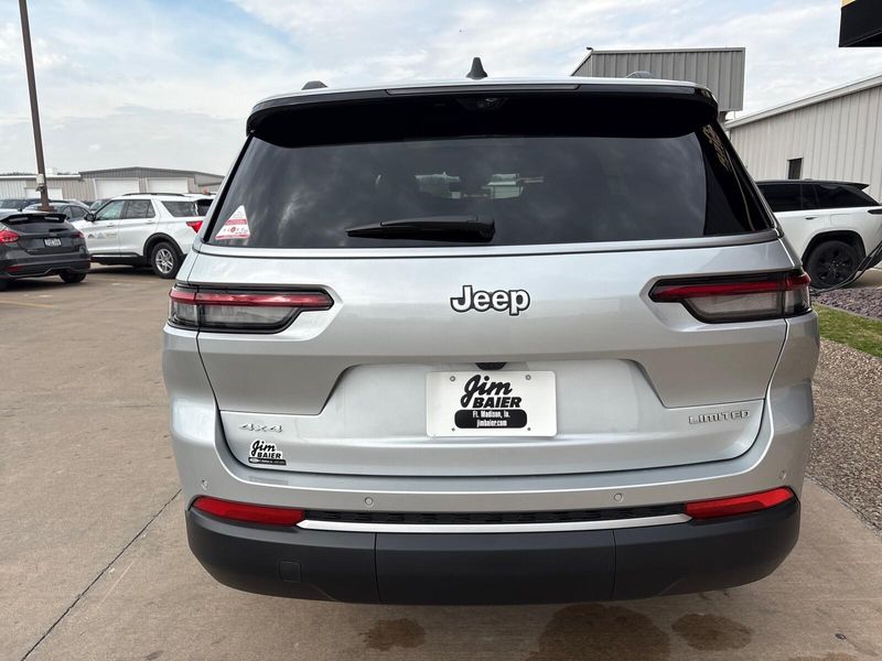 New 2026 Jeep Grand Cherokee L Limited 4x4Image 11