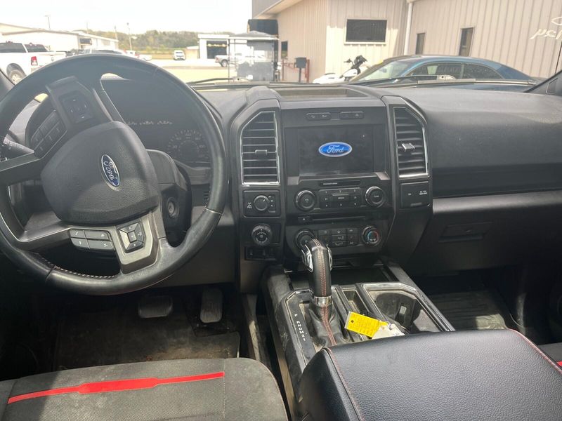 2017 Ford F-150 XLTImage 6