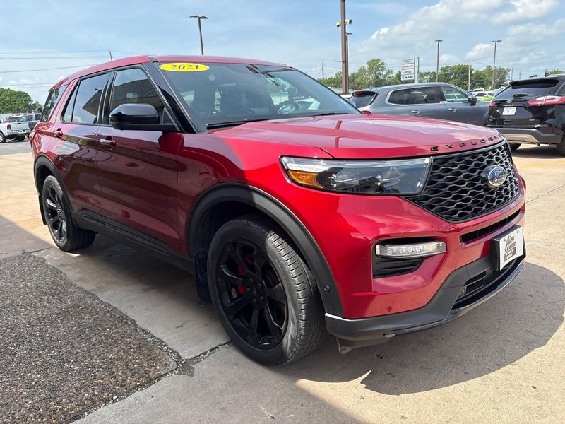 2021 Ford Explorer STImage 10