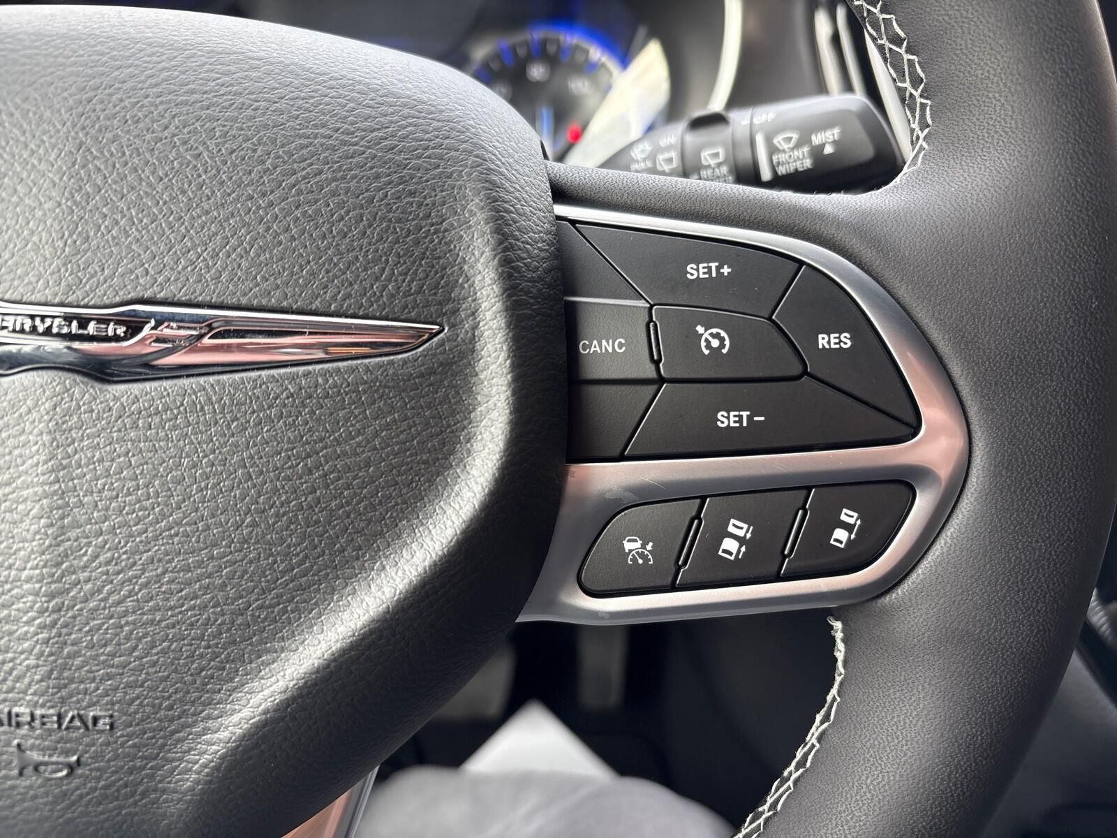 2026 Chrysler Pacifica Select - Photo 15