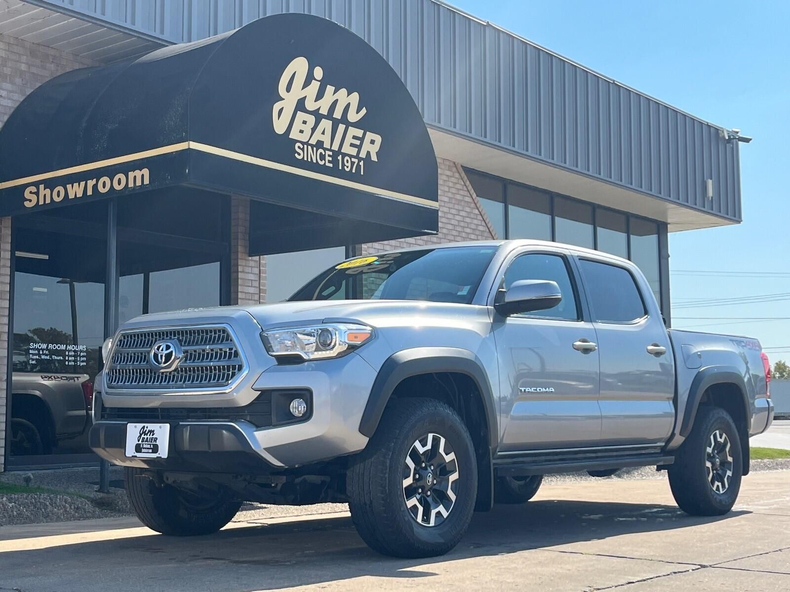 Used 2016 Toyota Tacoma TRD Off Road with VIN 3TMCZ5AN1GM017939 for sale in Fort Madison, IA