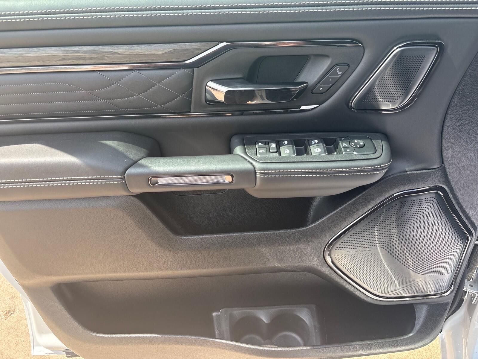 2026 RAM 1500 Limited - Photo 16