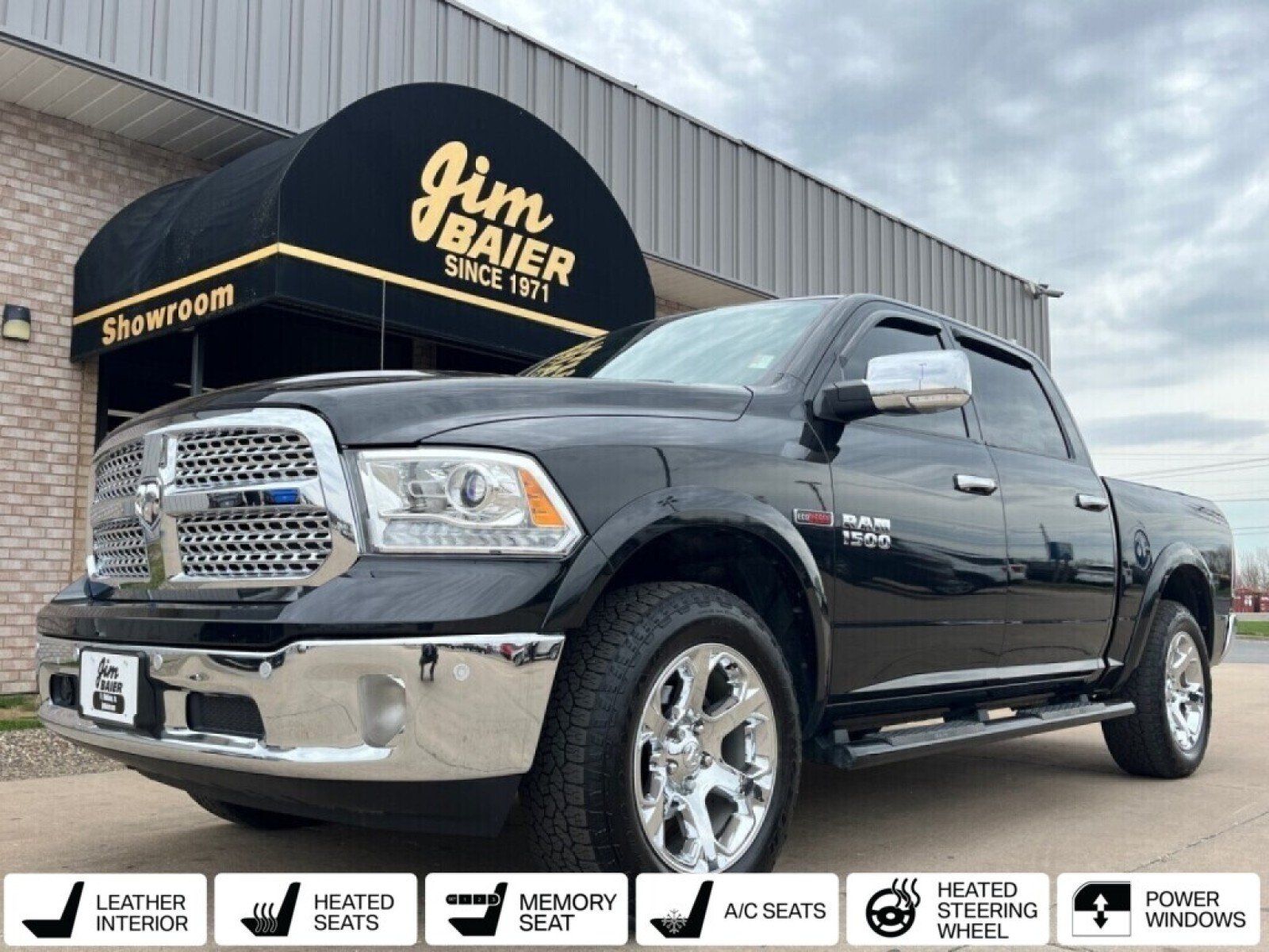 Used 2017 RAM Ram 1500 Pickup Laramie with VIN 1C6RR7NM7HS875777 for sale in Fort Madison, IA