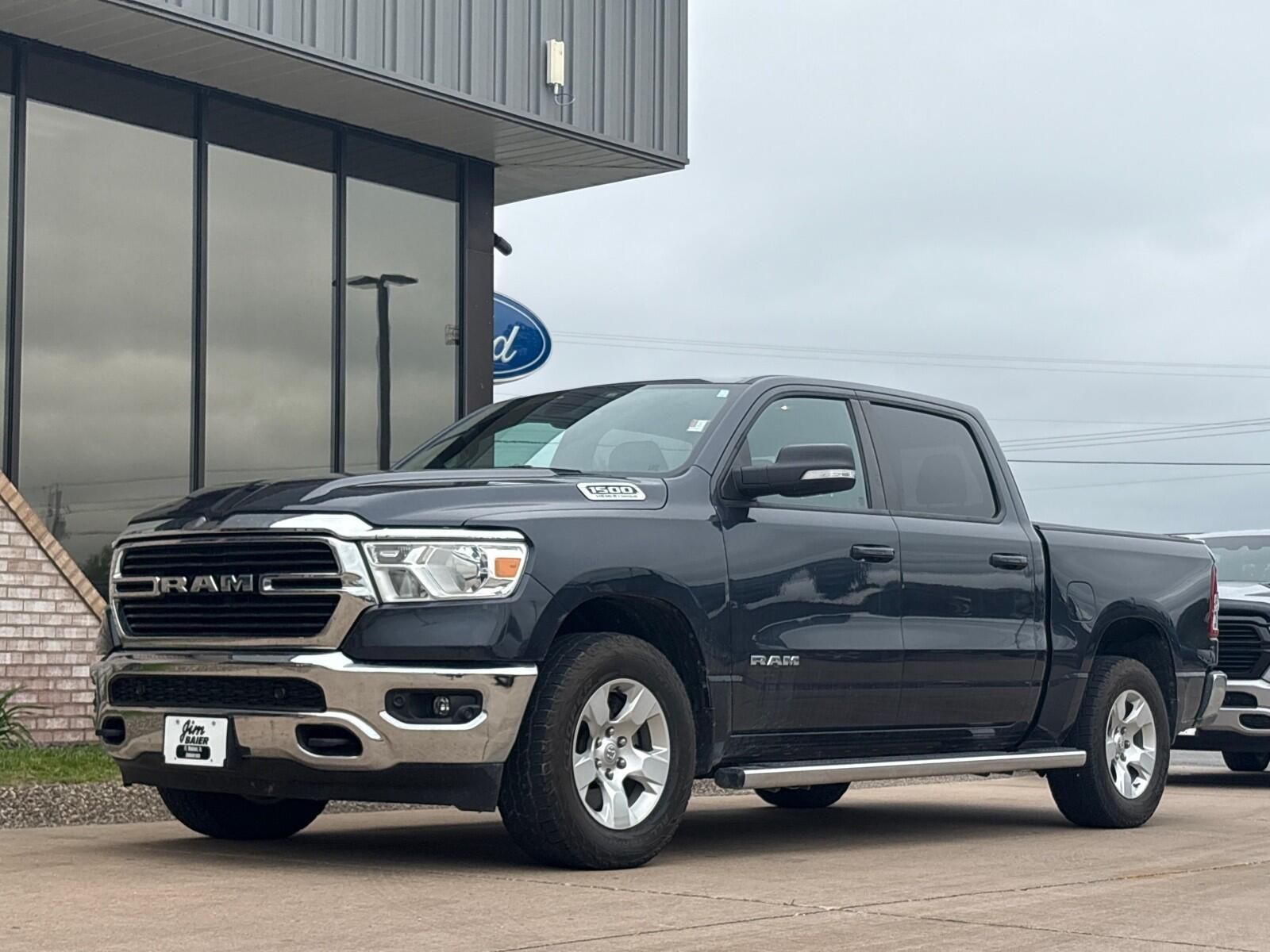 2021 RAM 1500 Big Horn/Lone Star 4x4 Crew Cab 5'7's photo