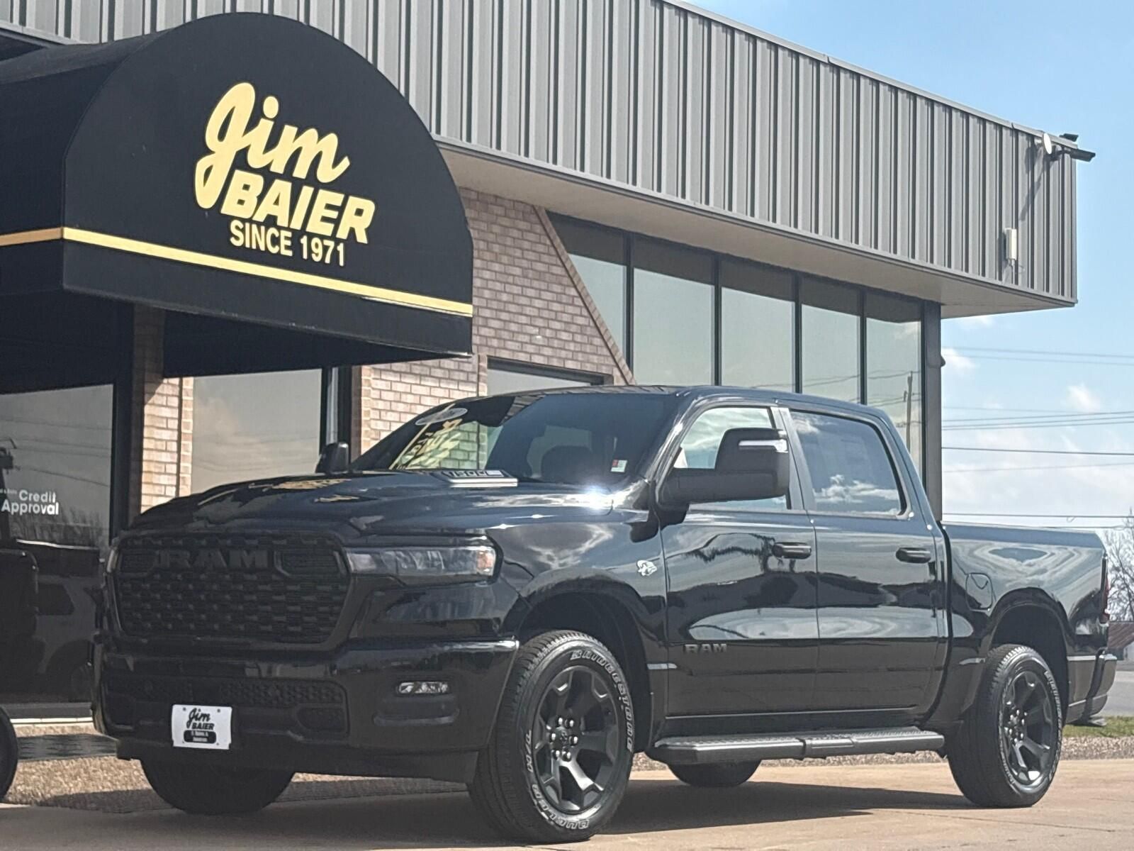 2026 RAM 1500 1500 Express Crew Cab 4x4 5'7' Box
