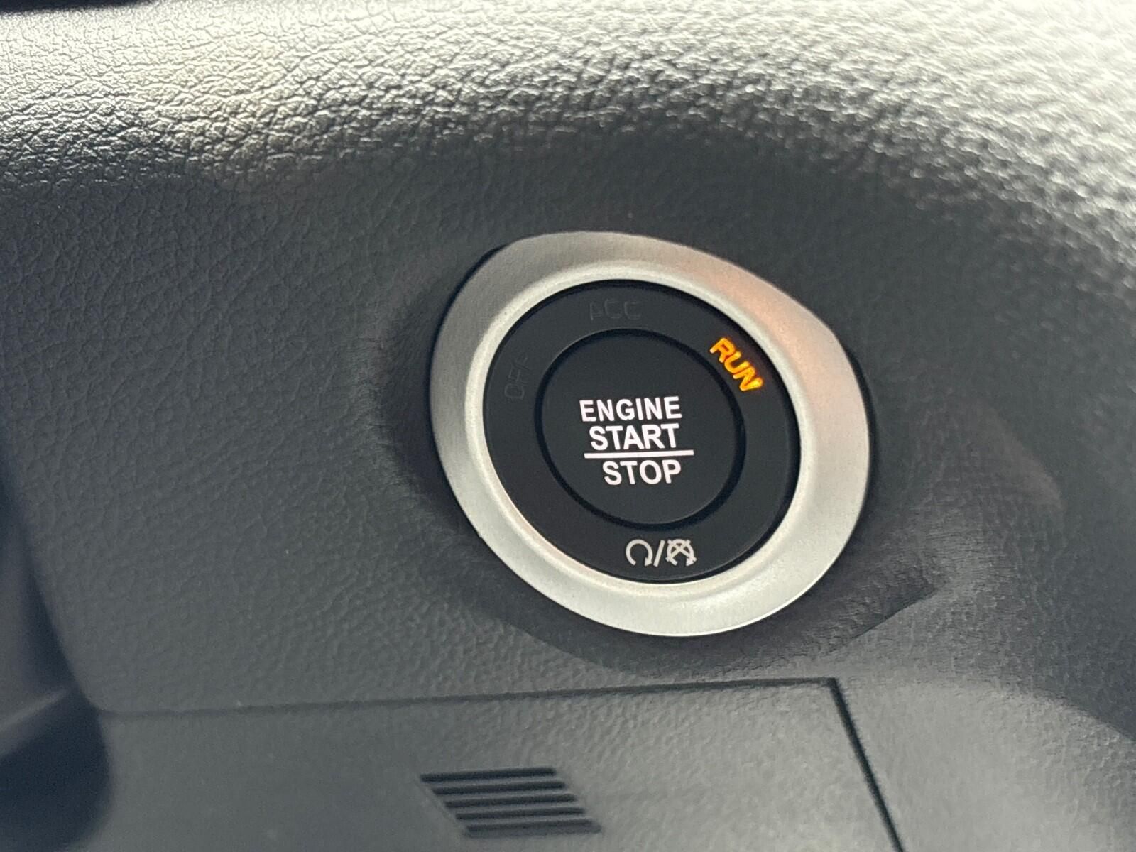 2026 Chrysler Pacifica Select - Photo 18