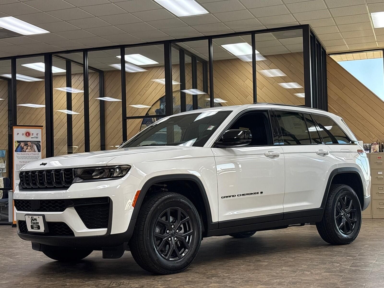 2027 Jeep Grand Cherokee Laredo Altitude