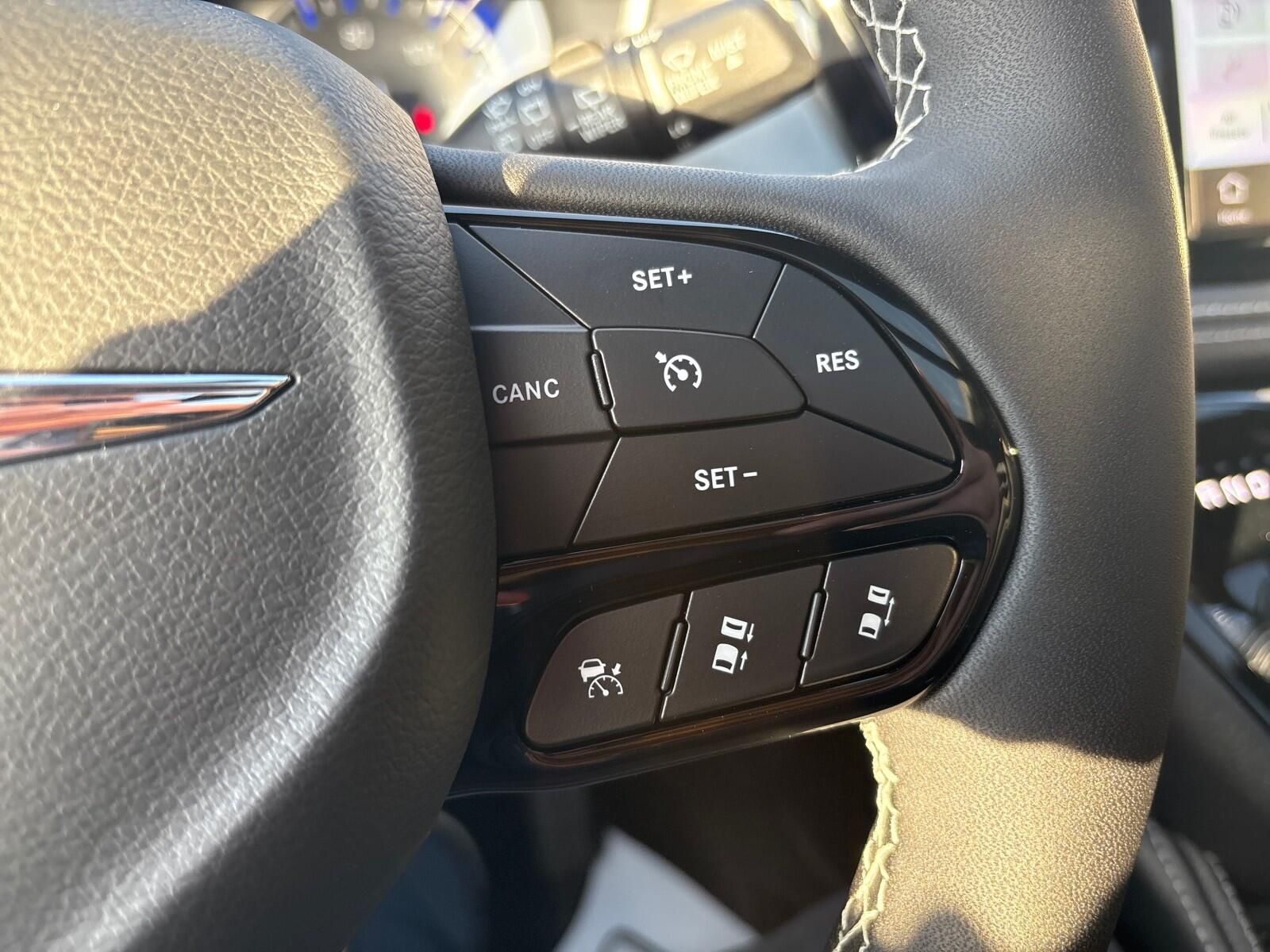 2026 Chrysler Pacifica Limited - Photo 17