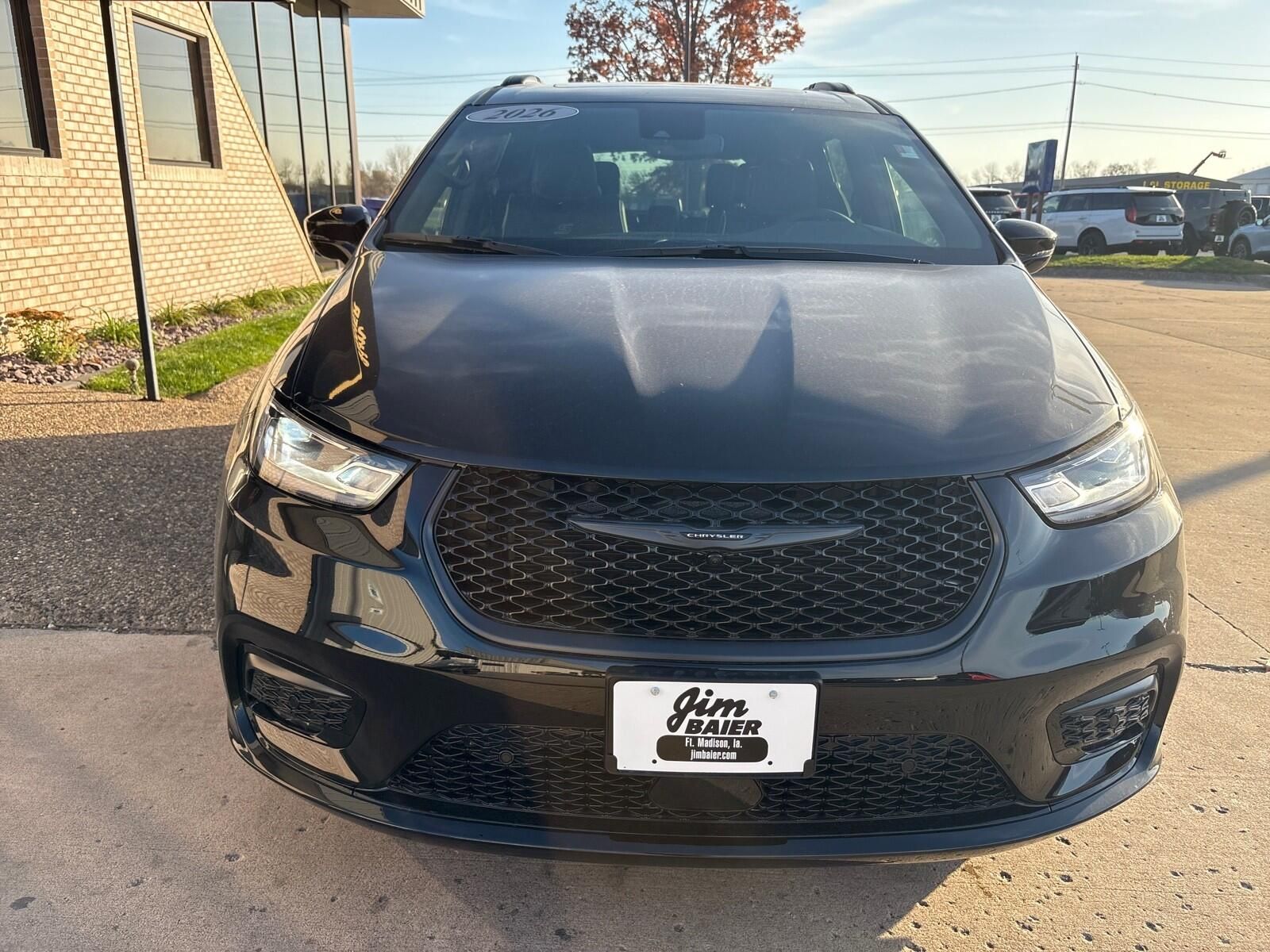 2026 Chrysler Pacifica Limited - Photo 8