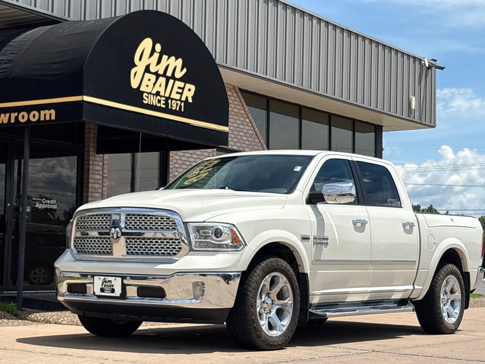 2016 RAM 1500 Laramie 4x4 Crew Cab 5'7's photo