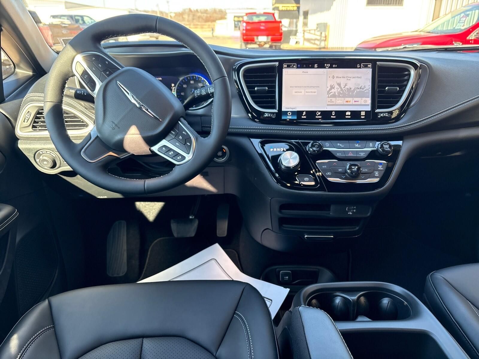 2026 Chrysler Pacifica Select - Photo 6