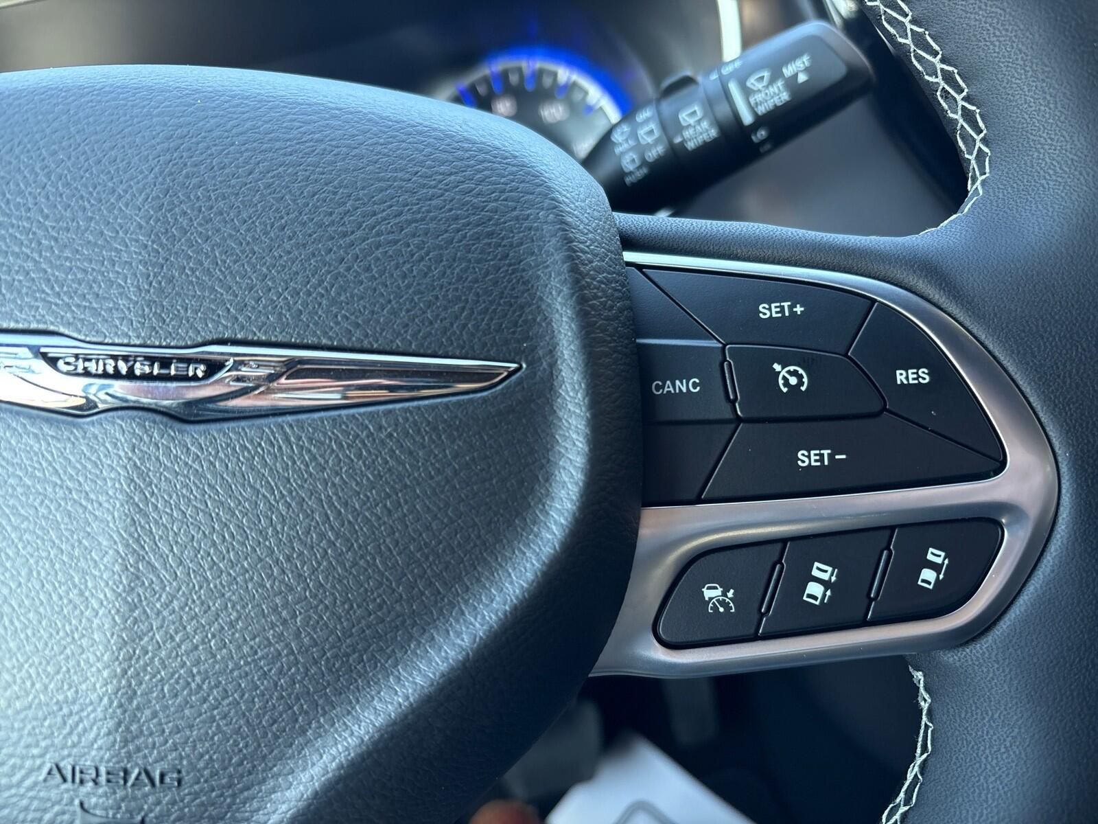2026 Chrysler Pacifica Select - Photo 15
