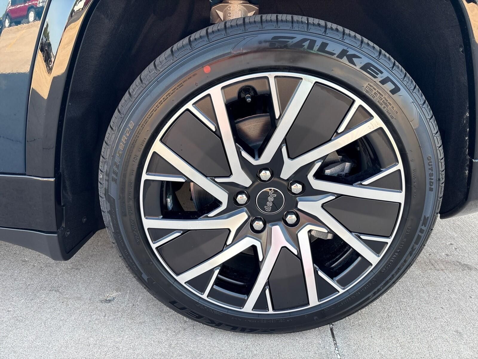 2025 Jeep Wagoneer S Limited - Photo 12