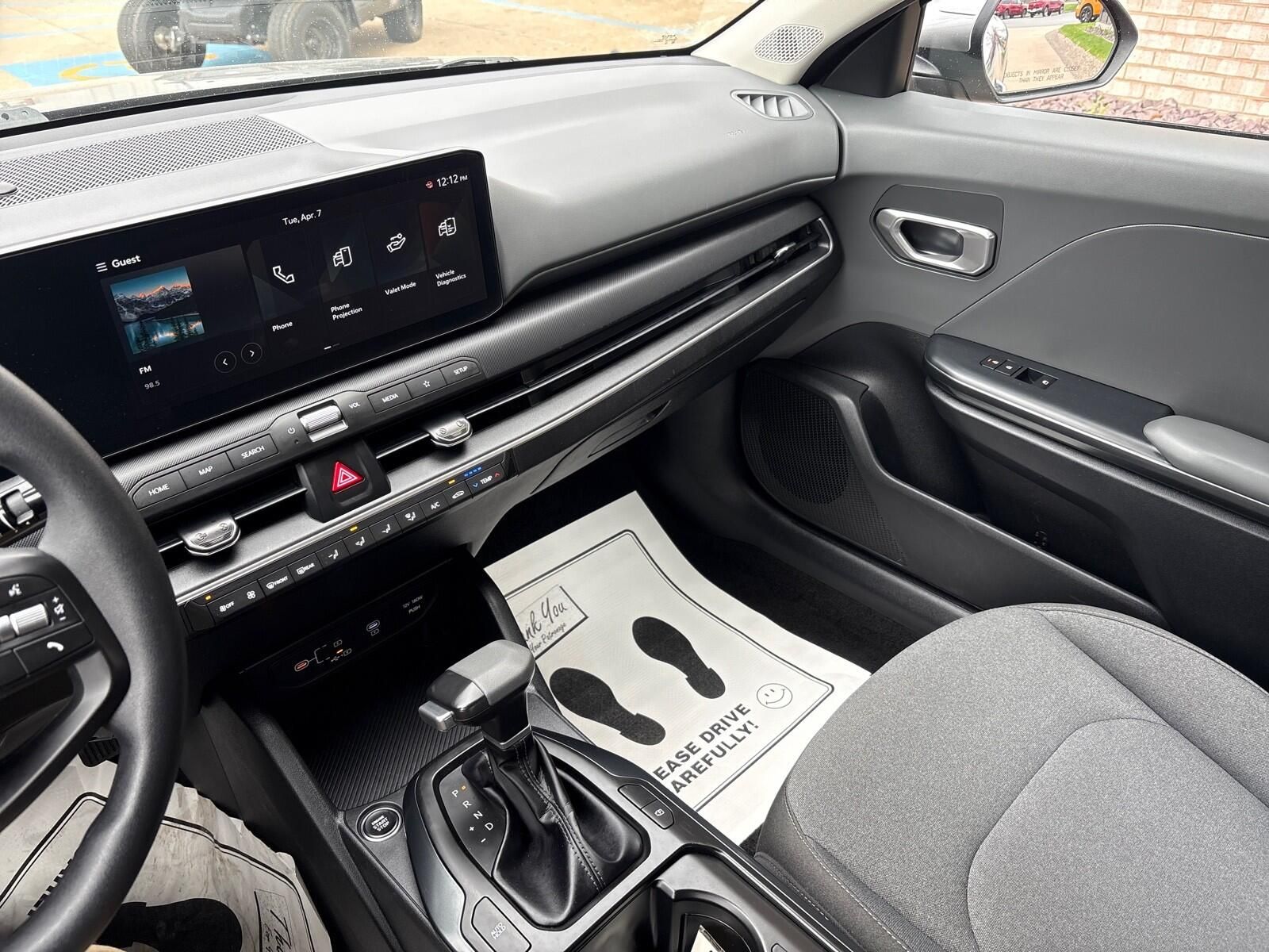 2025 Kia K4 LXS - Photo 15