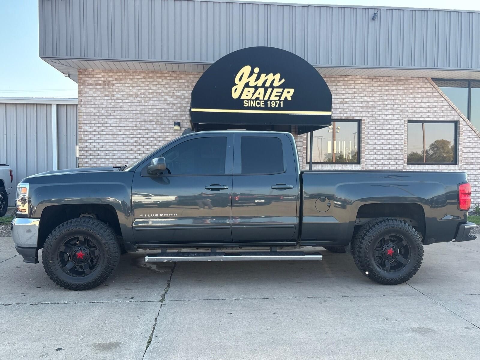 Used 2019 Chevrolet Silverado 1500 LD LT with VIN 2GCRCPEC4K1111197 for sale in Fort Madison, IA