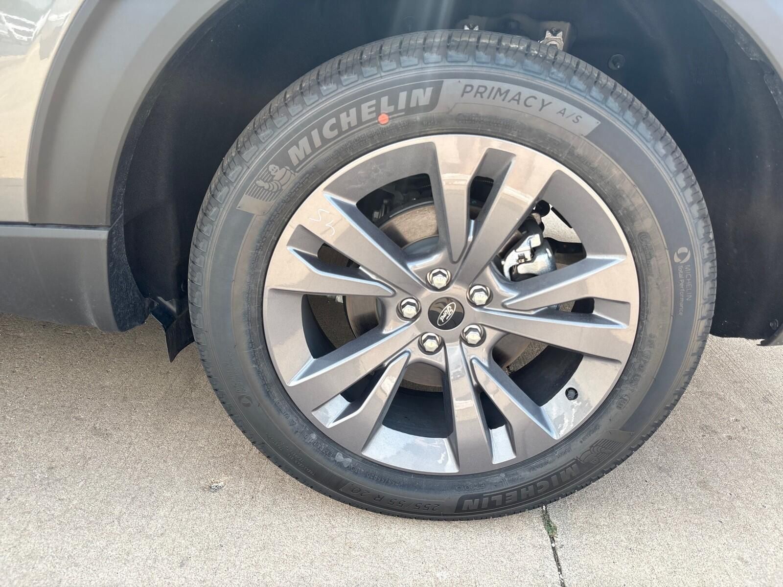 2026 Ford Explorer Active - Photo 12