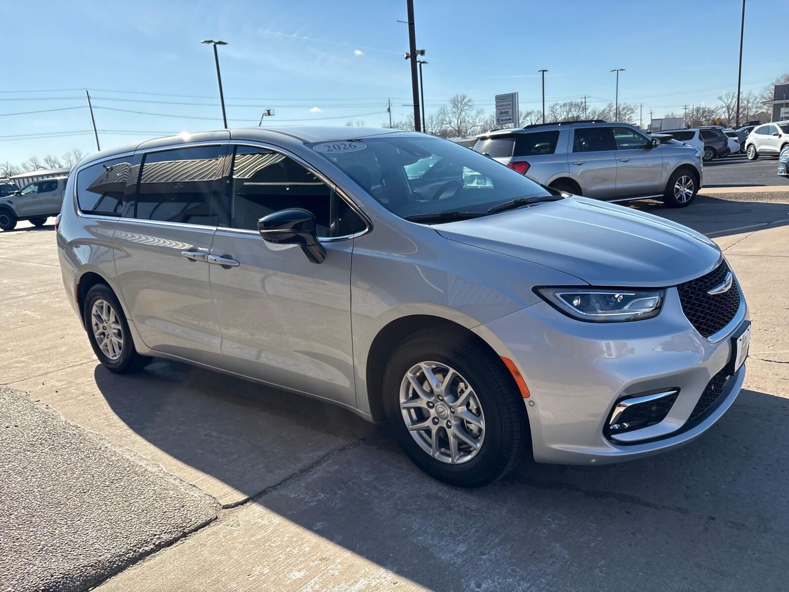 2026 Chrysler Pacifica Select - Photo 8