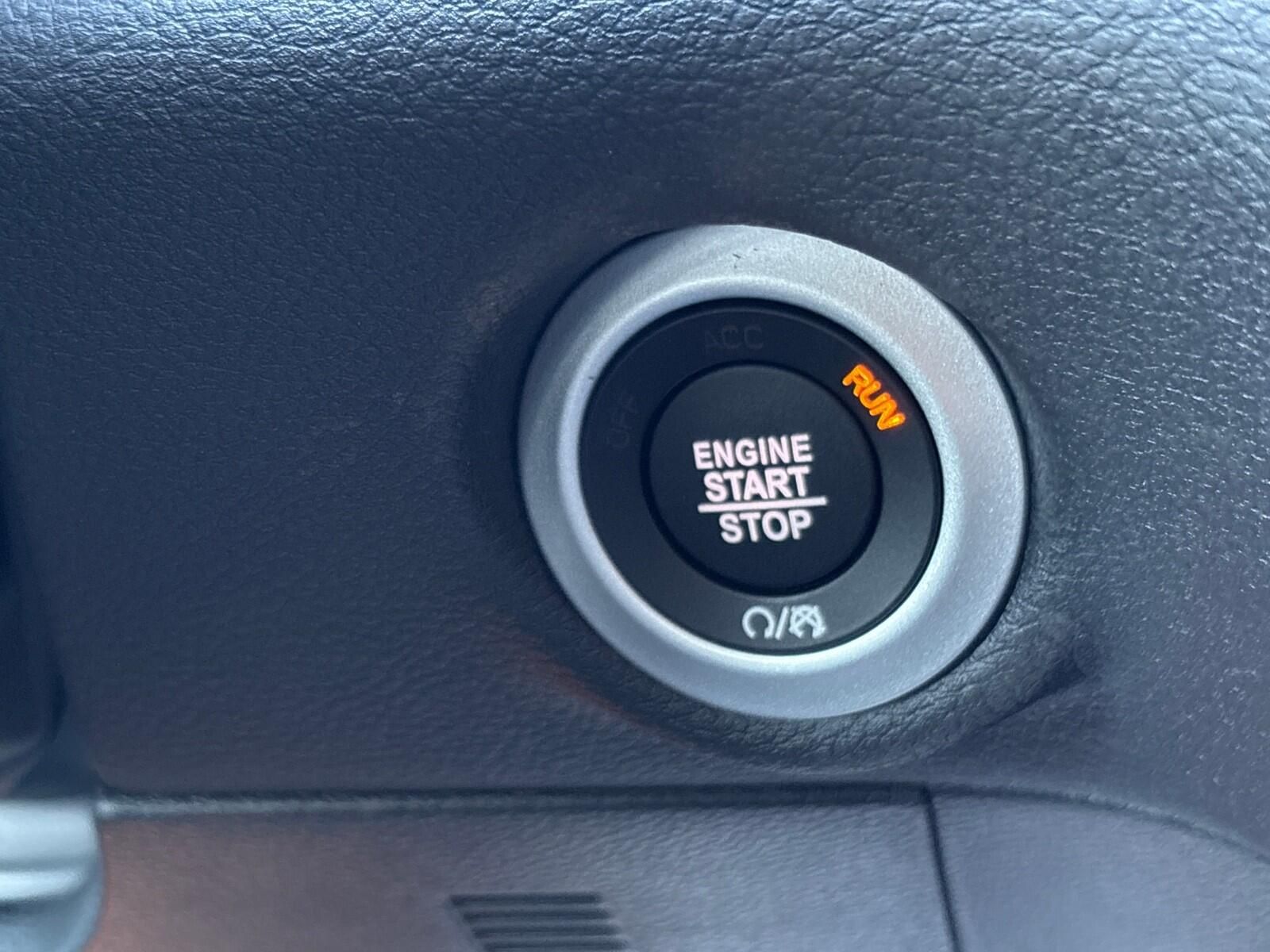 2026 Chrysler Pacifica Select - Photo 19