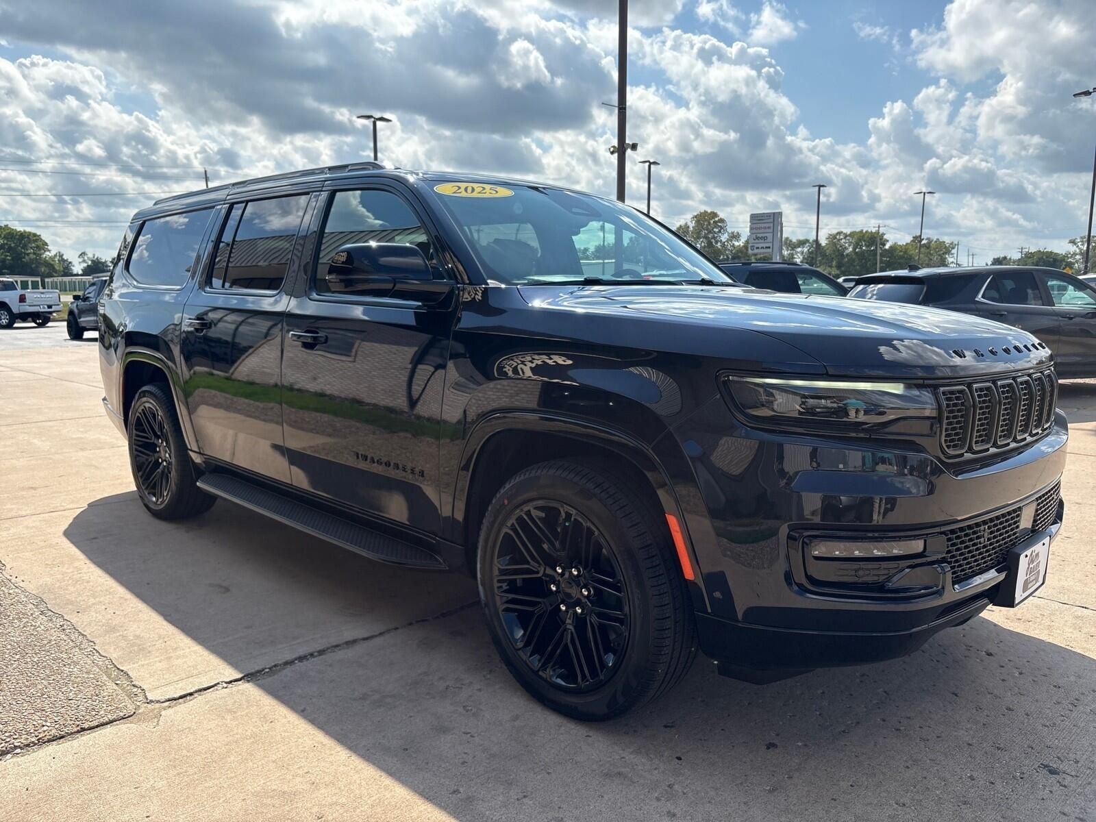 2025 Jeep Wagoneer L Series II - Photo 10
