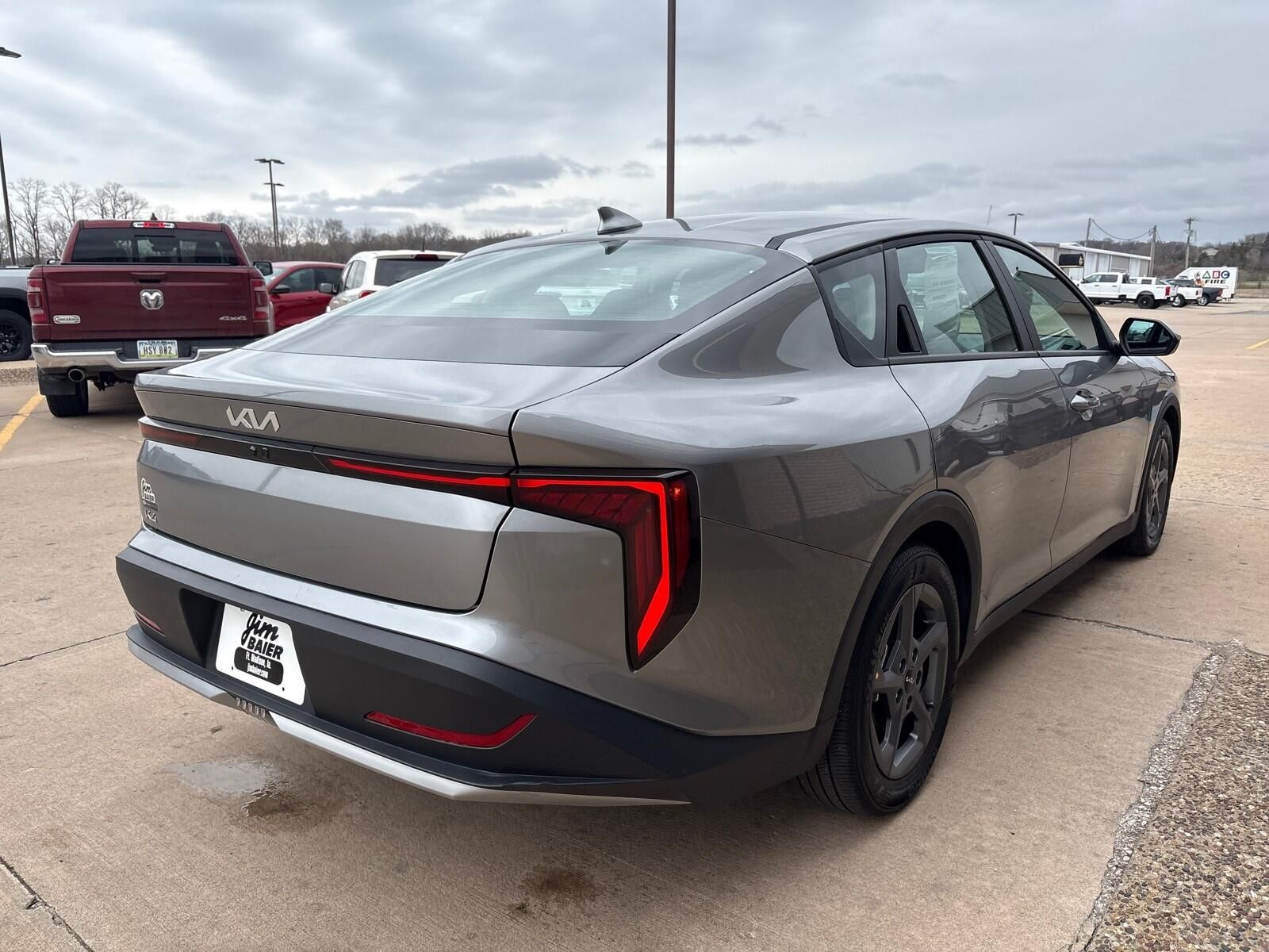 2025 Kia K4 LXS - Photo 8