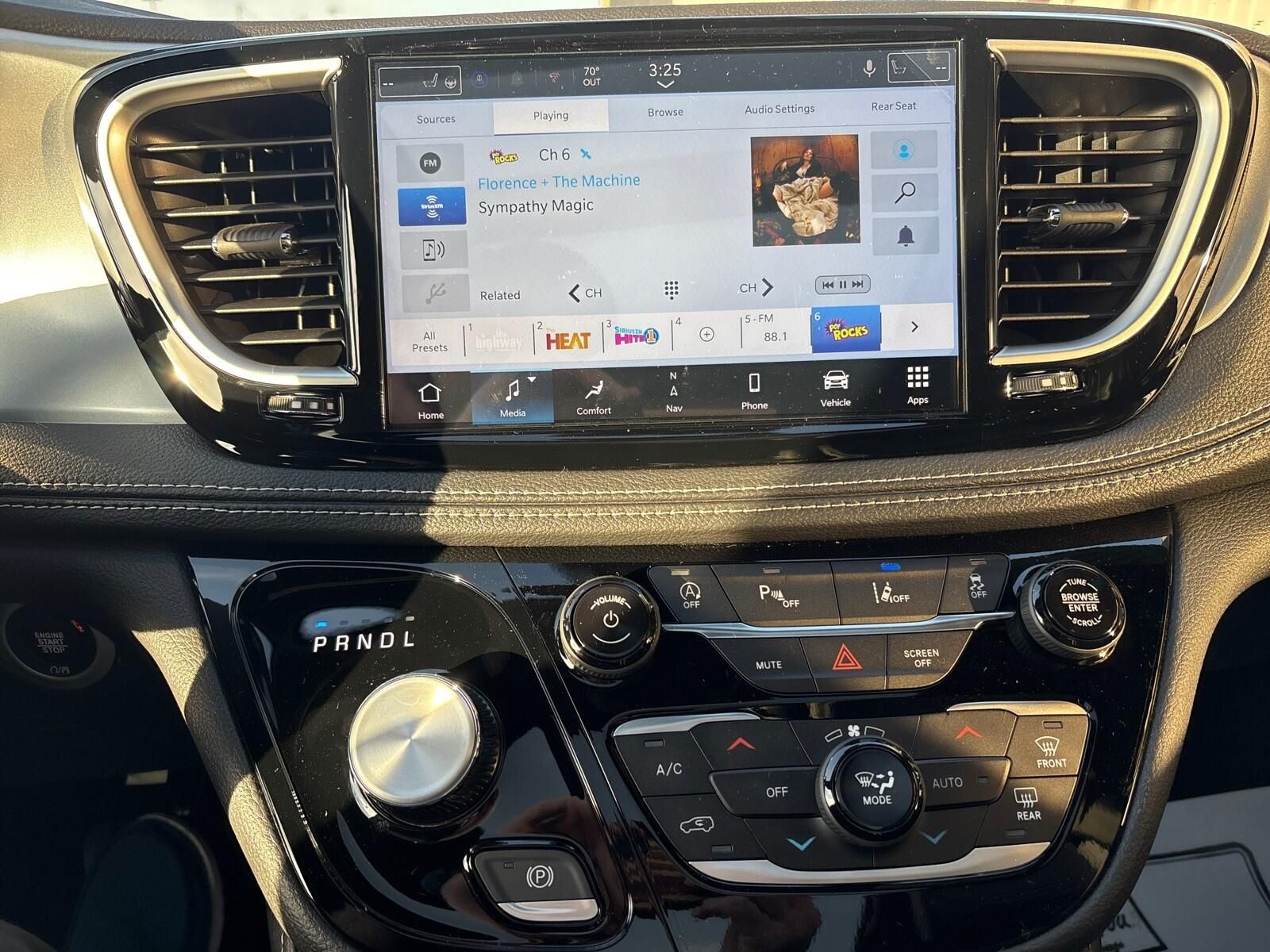 2026 Chrysler Pacifica Limited - Photo 21
