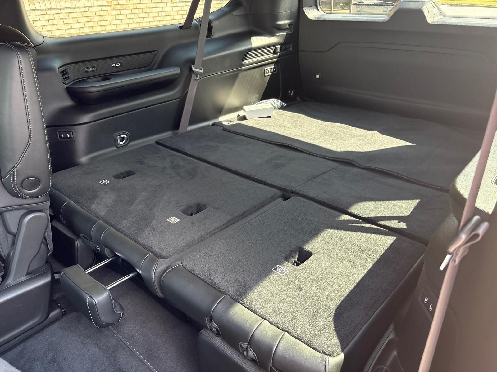 2025 Jeep Wagoneer L Series II - Photo 6