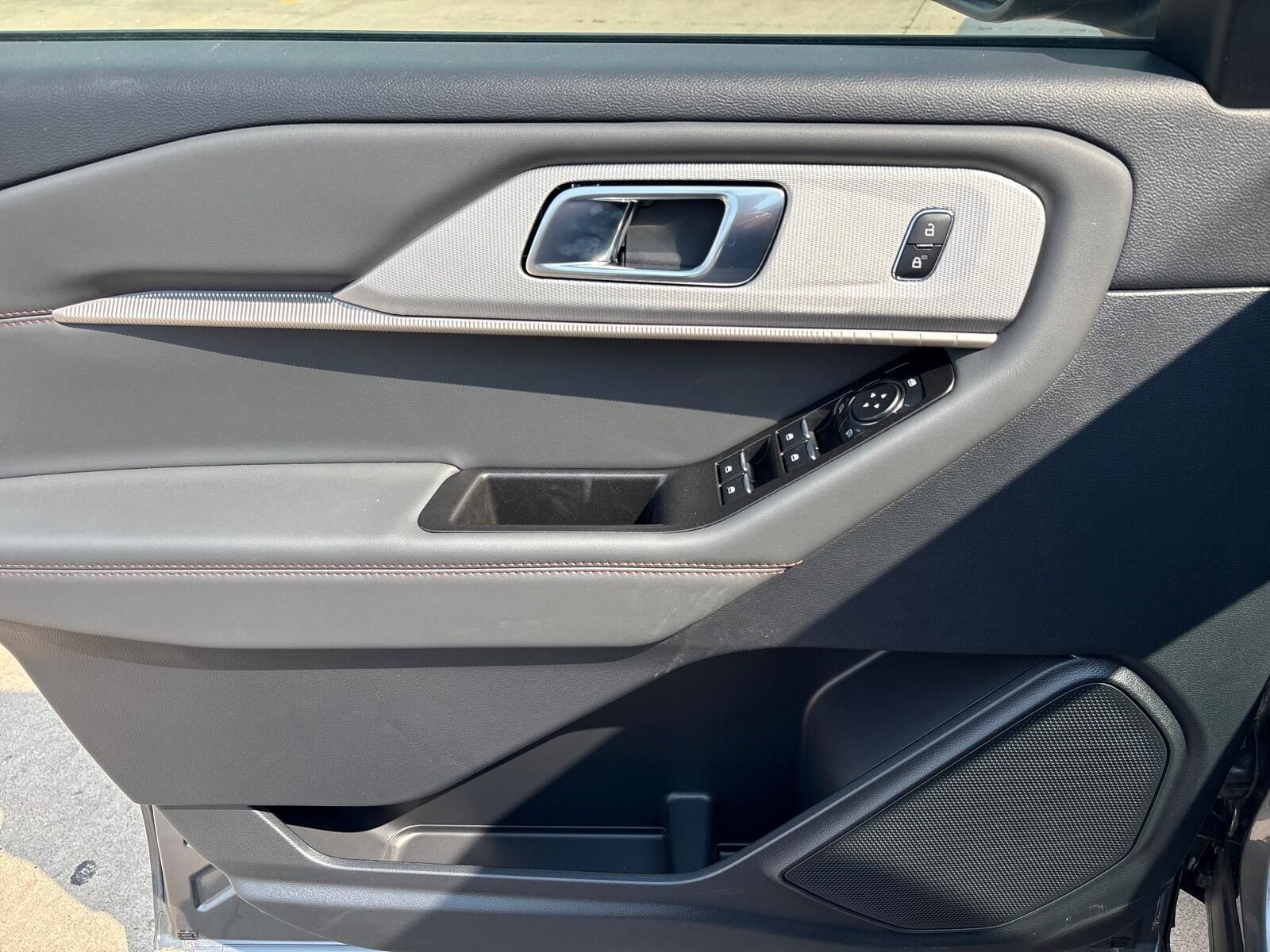 2026 Ford Explorer Active - Photo 13