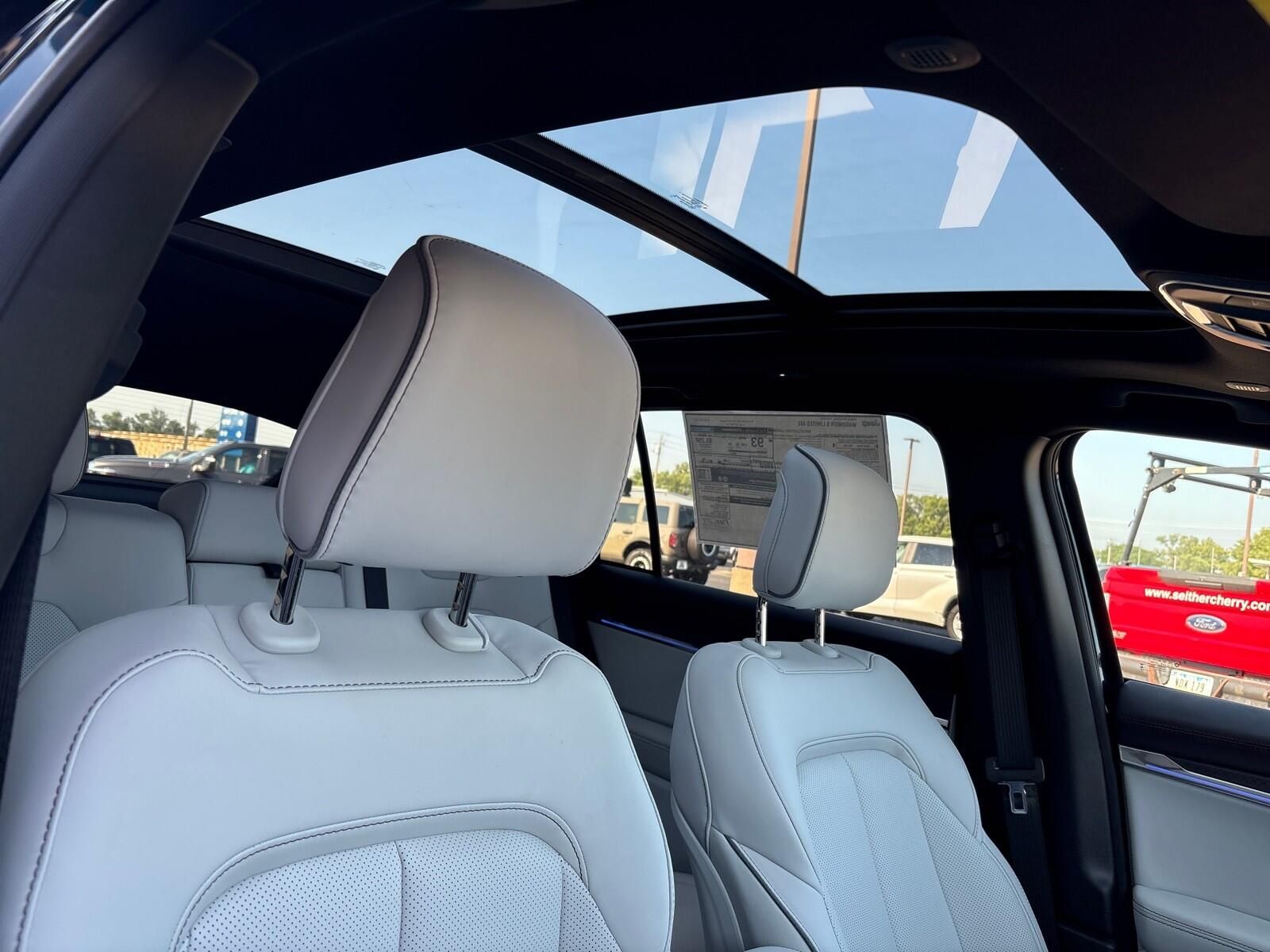 2025 Jeep Wagoneer S Limited - Photo 8