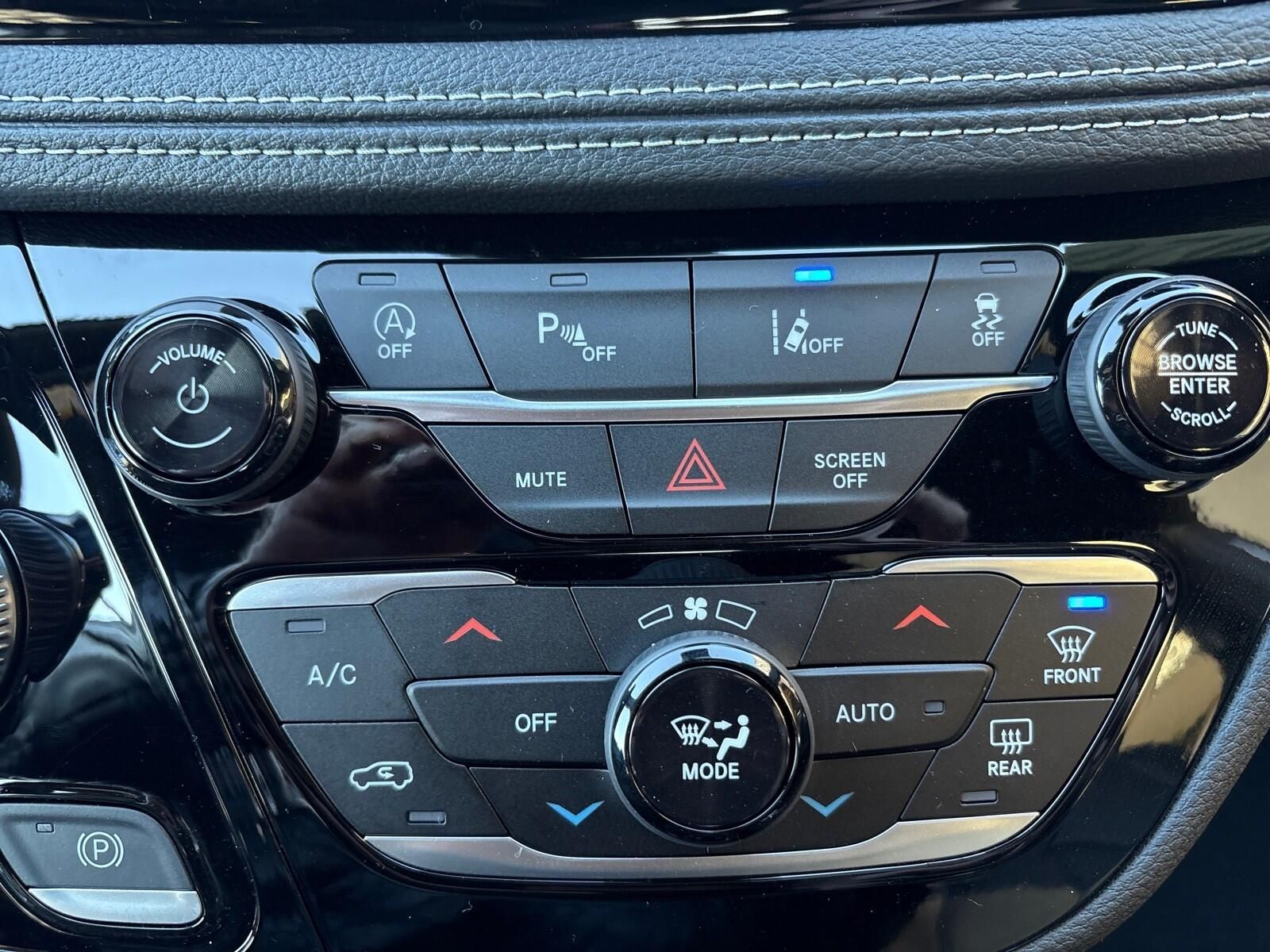 2026 Chrysler Pacifica Select - Photo 18