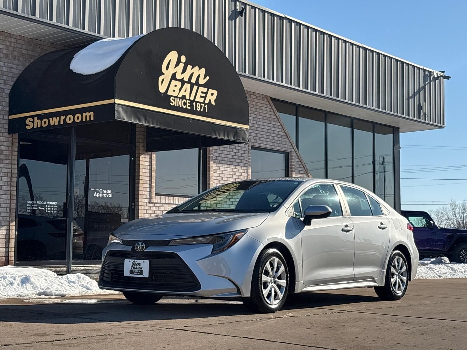 2023 Toyota Corolla LE's photo