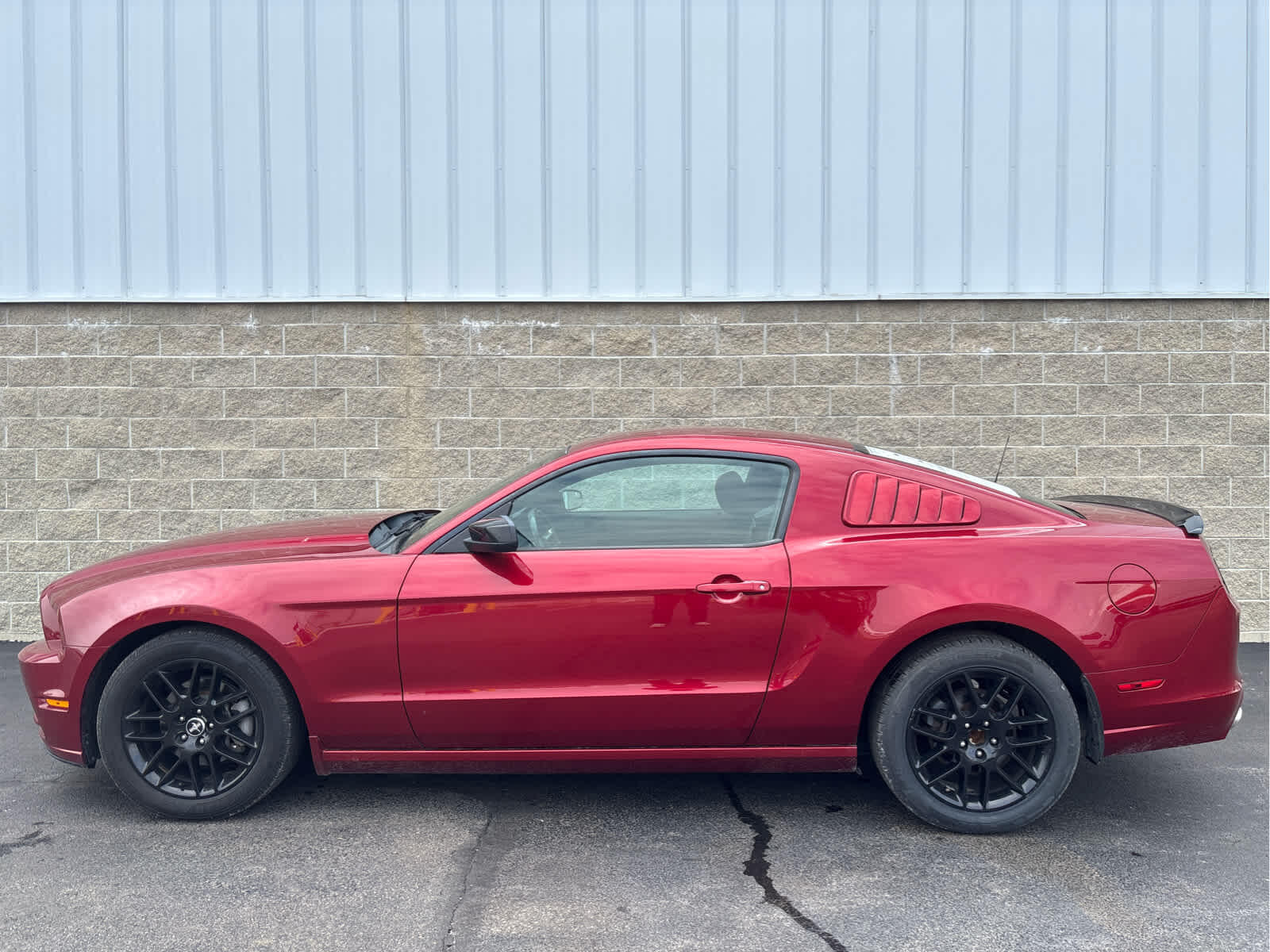 Used 2014 Ford Mustang V6 with VIN 1ZVBP8AM4E5287659 for sale in Wilmington, OH