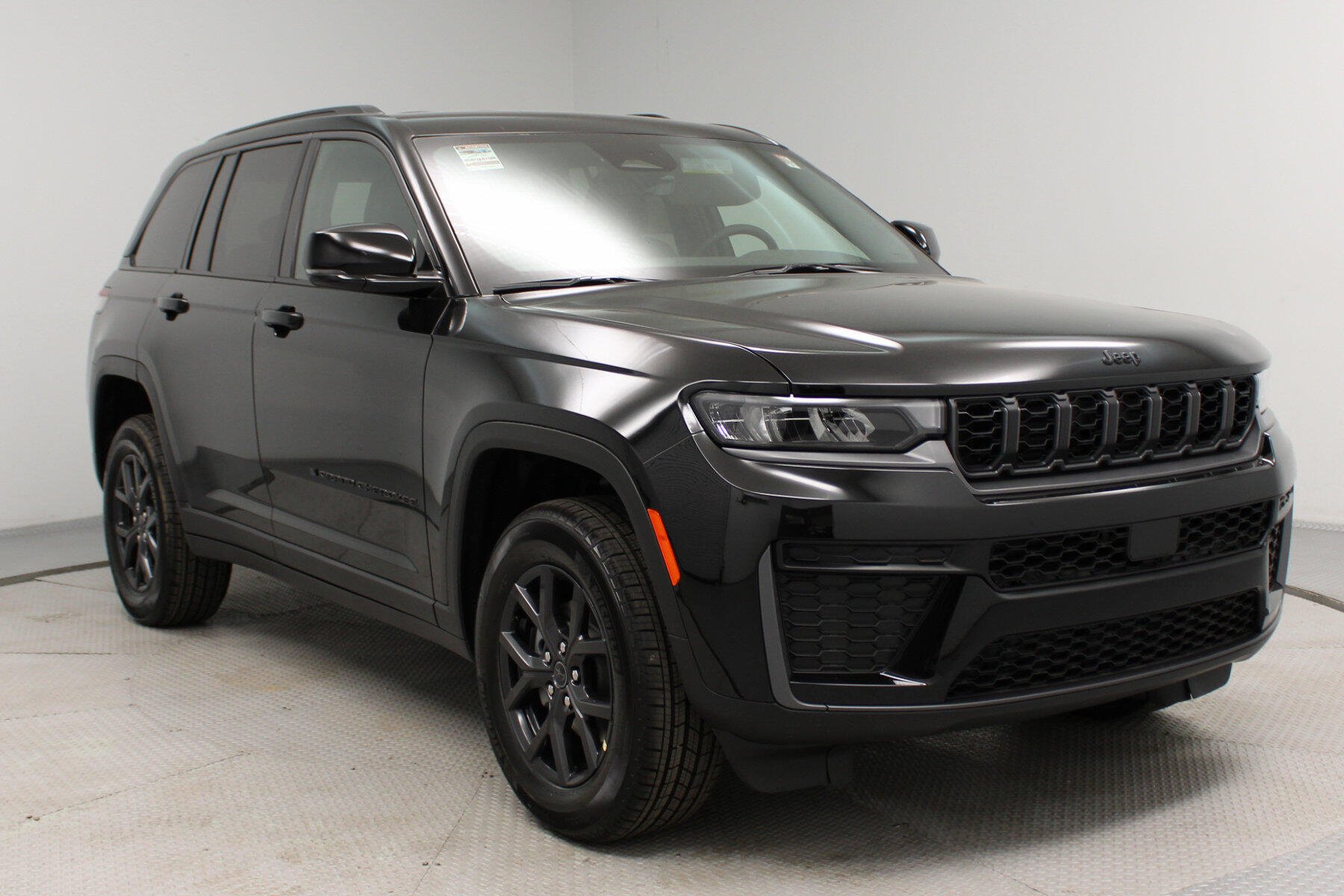 2027 Jeep Grand Cherokee Grand Cherokee Laredo Altitude 4x2