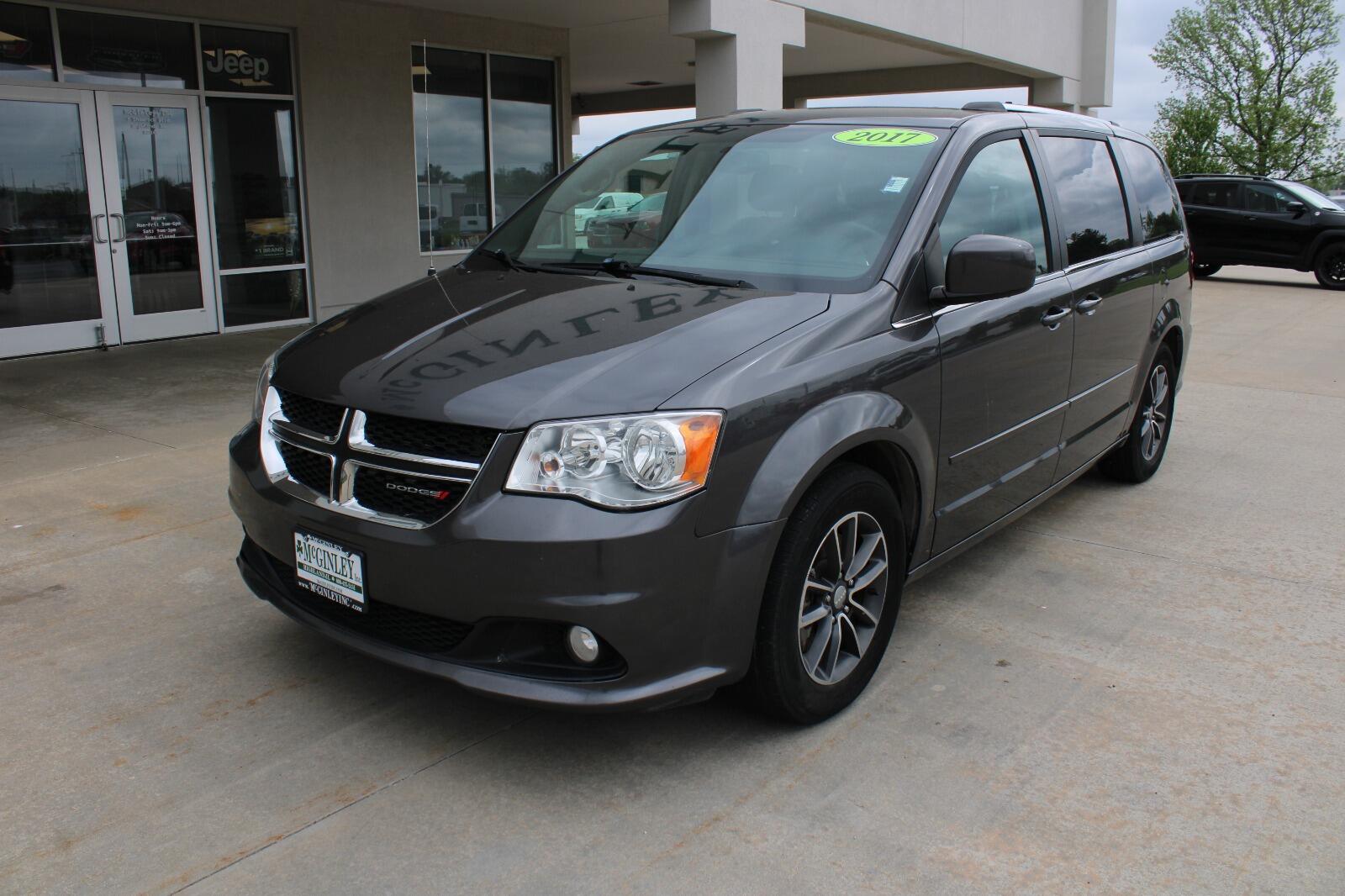Used 2017 Dodge Grand Caravan SXT with VIN 2C4RDGCG2HR553960 for sale in Highland, IL