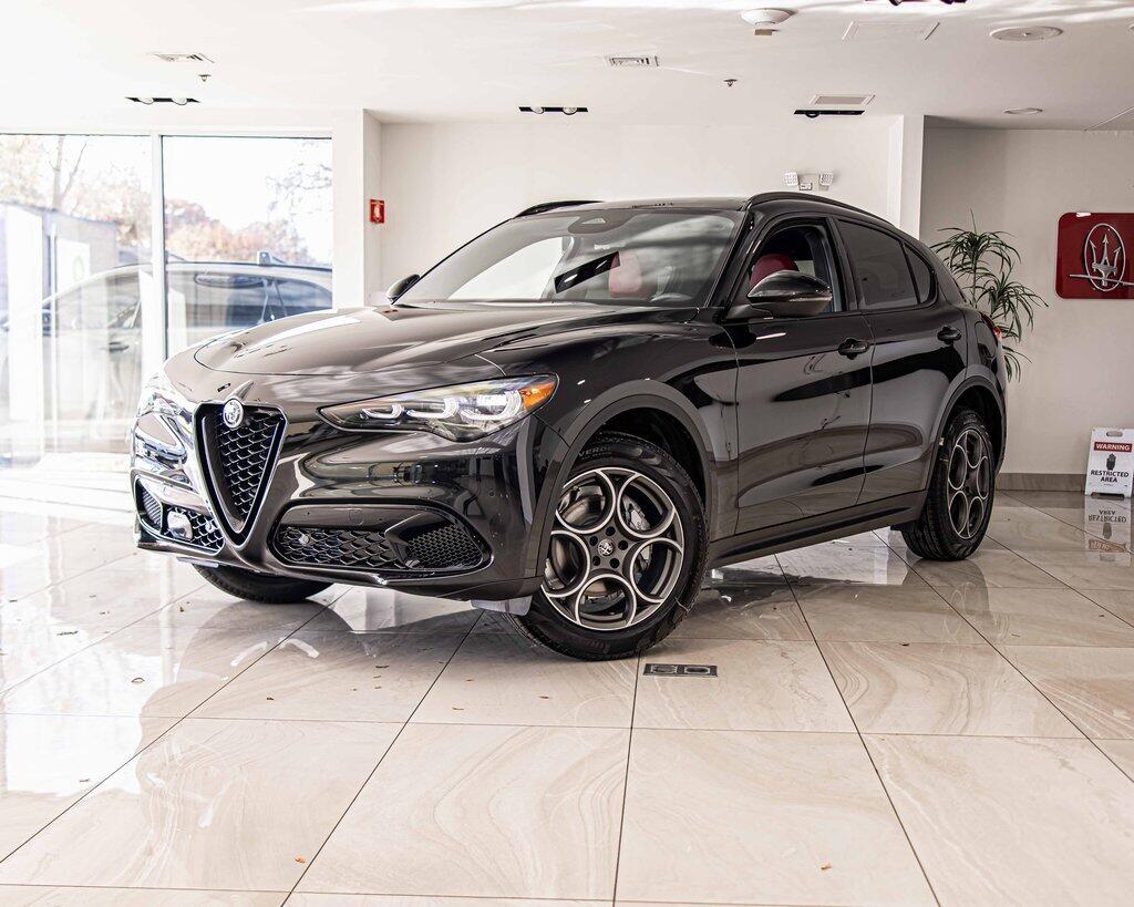 2025 Alfa Romeo Stelvio Base