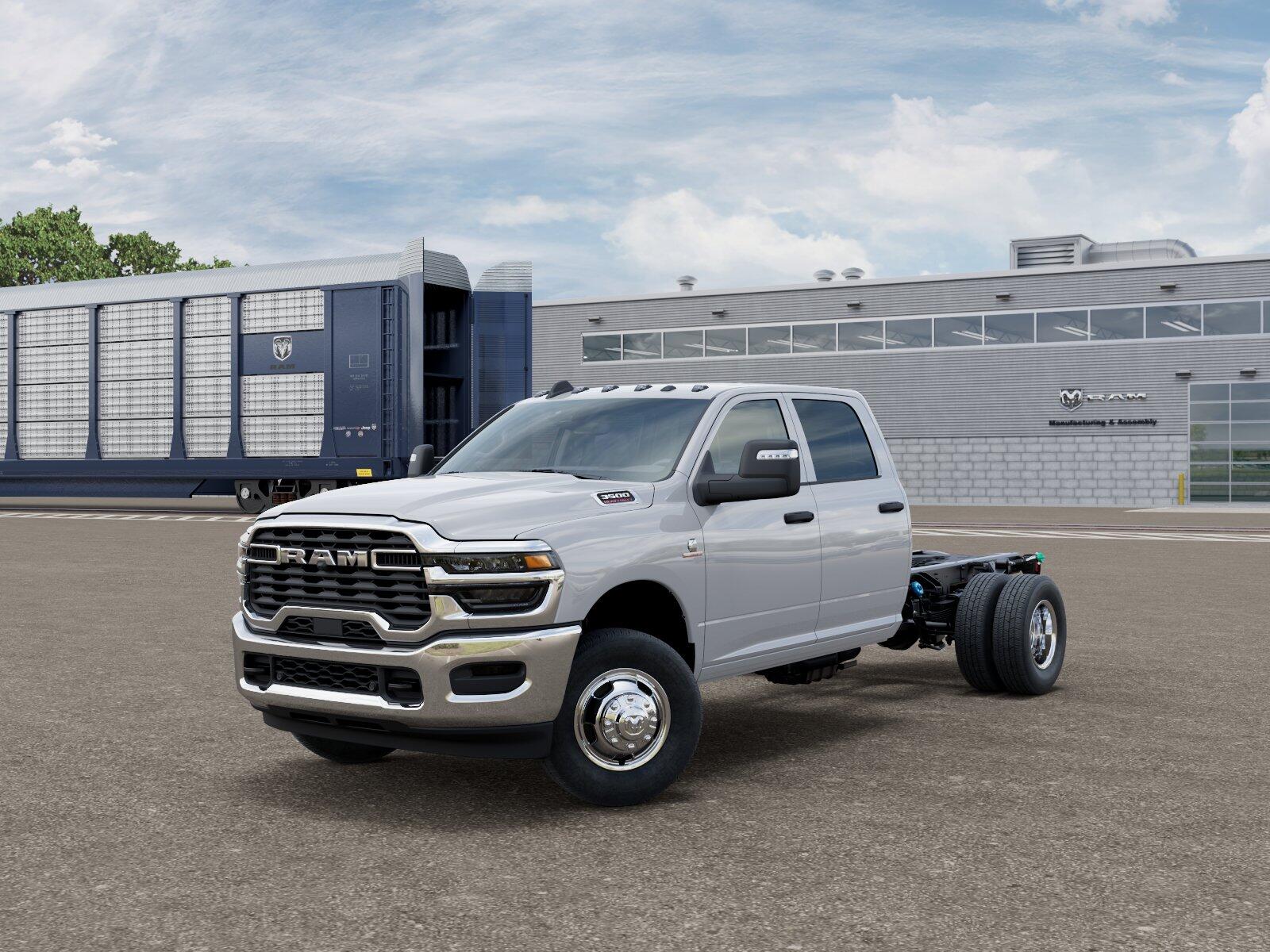 2026 RAM 3500 Chassis Cab 3500 Tradesman Crew Cab Chassis 4x4 60' Ca