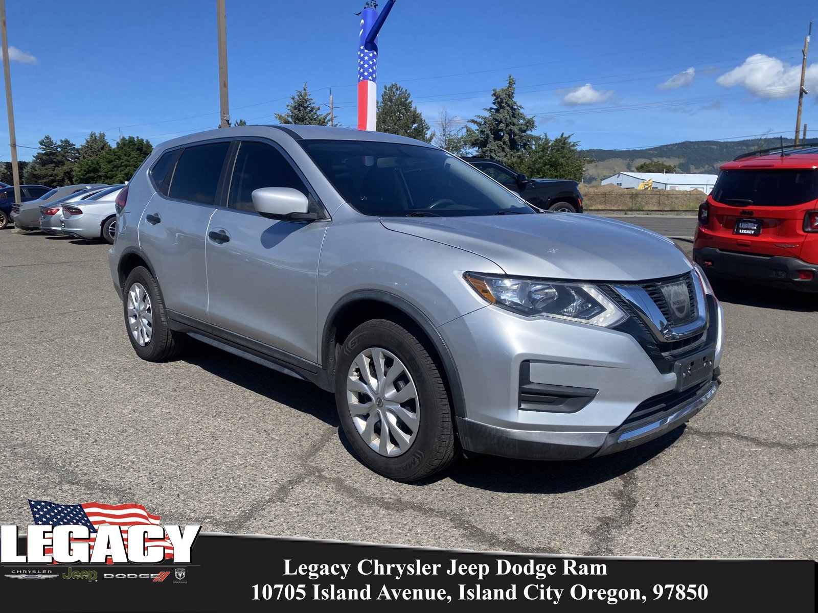 Used 2017 Nissan Rogue S with VIN KNMAT2MV4HP575041 for sale in Island City, OR