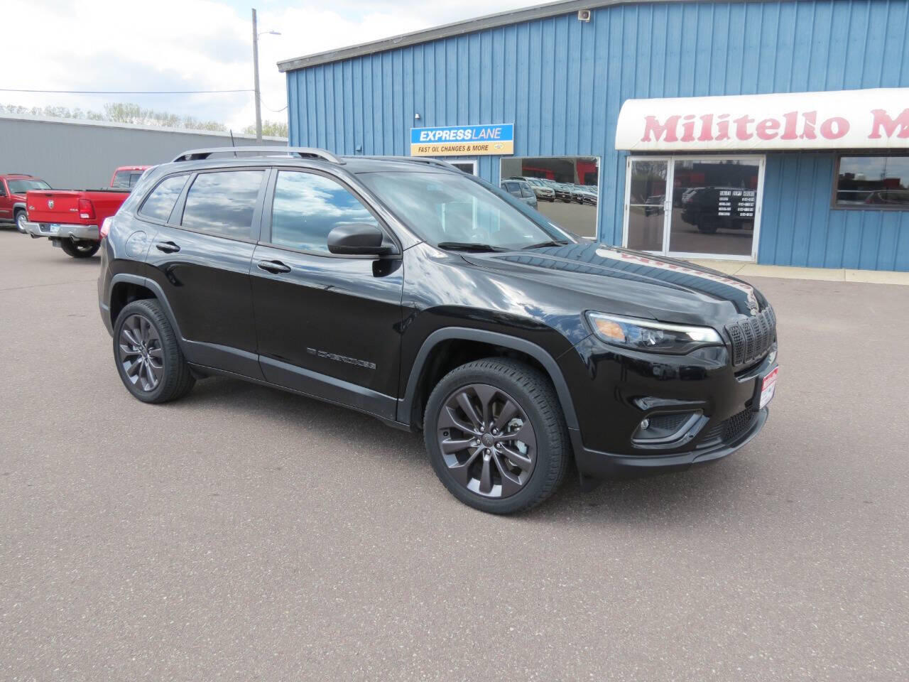 Used 2021 Jeep Cherokee 80TH with VIN 1C4PJMMXXMD213837 for sale in Fairmont, Minnesota
