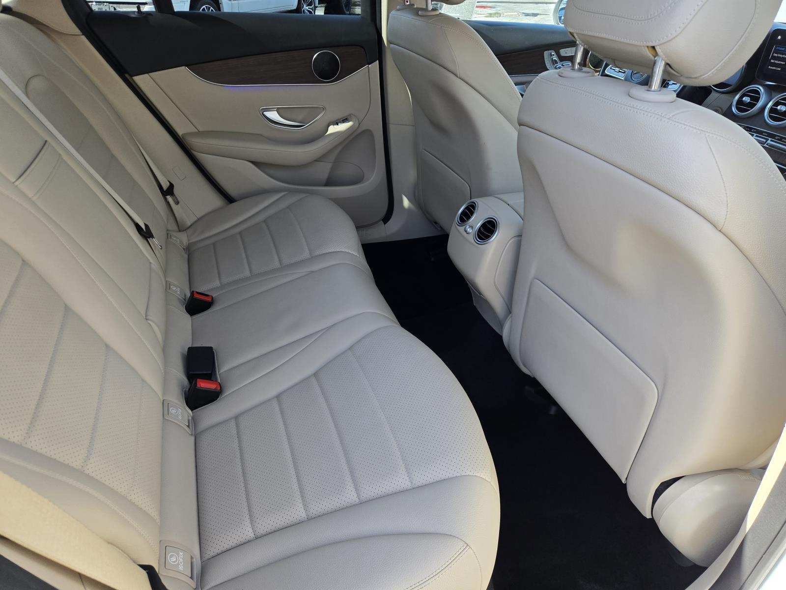 2022 Mercedes-Benz GLC GLC300 - Photo 25