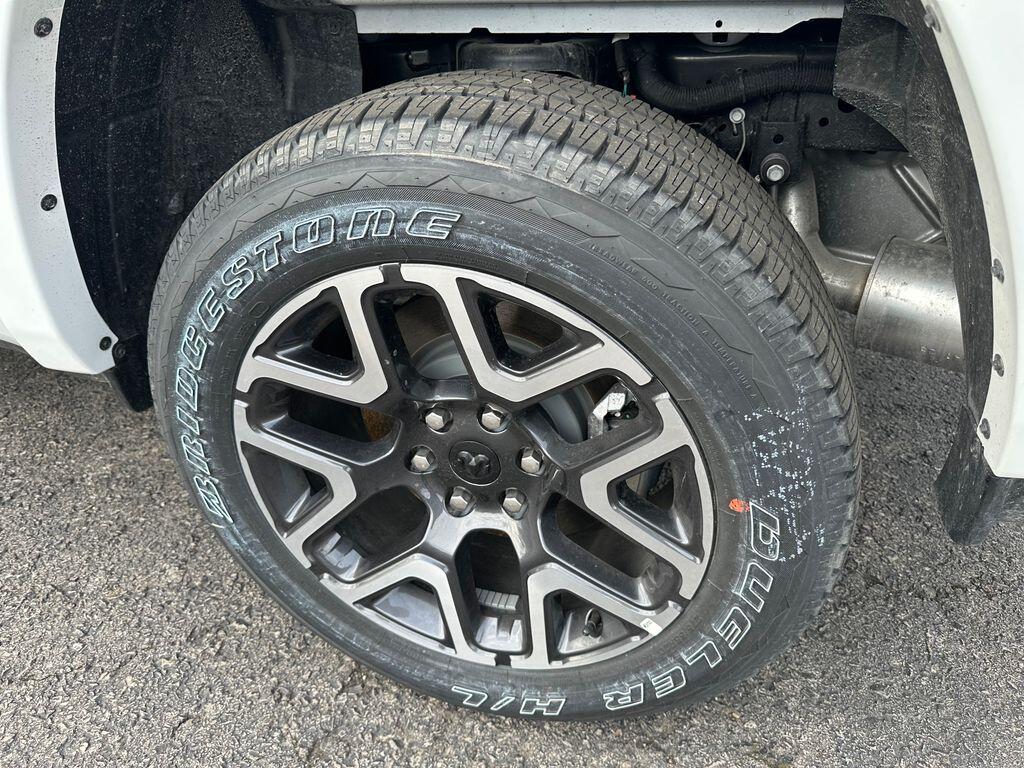 2026 RAM 1500 Laramie - Photo 14