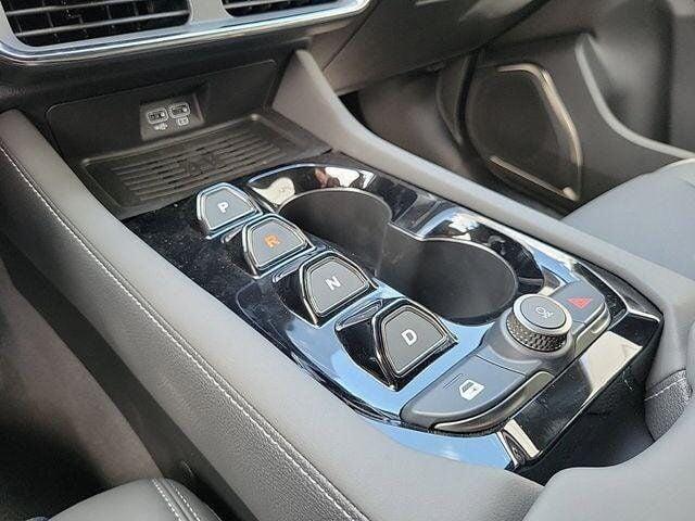 2025 VinFast VF 8 Eco - Photo 25