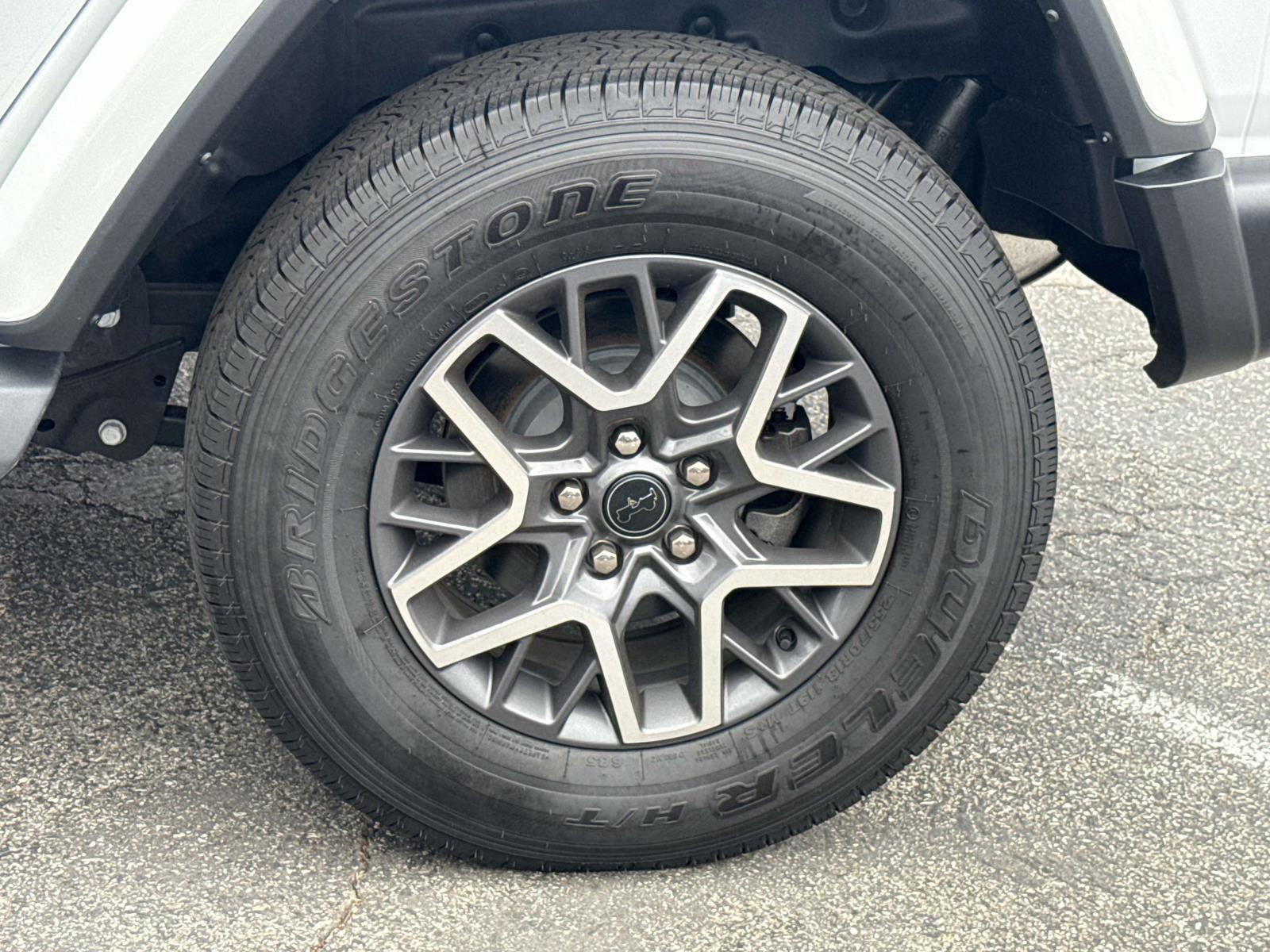 2025 Jeep Wrangler 4-Door Sahara - Photo 30
