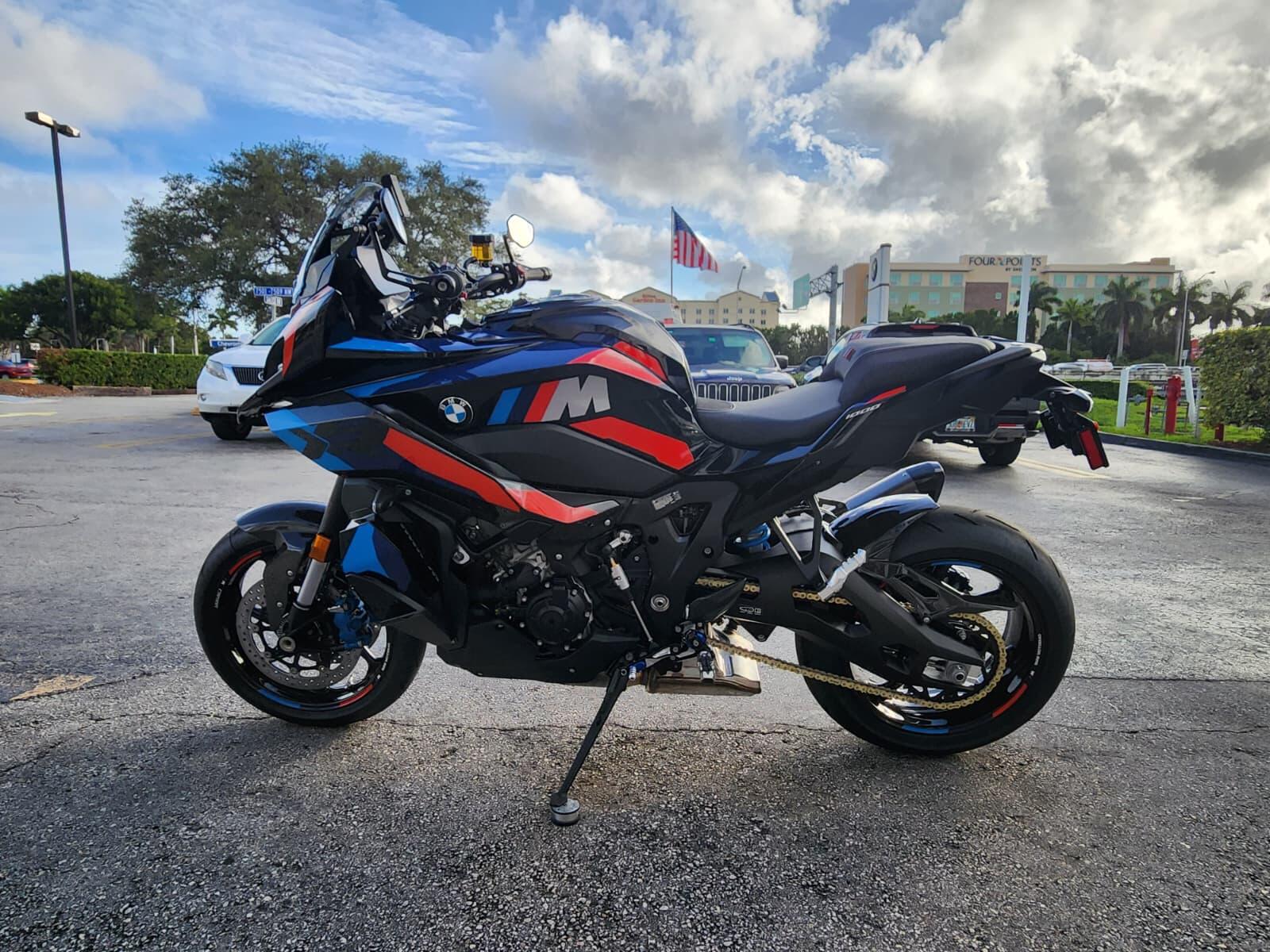 2026 BMW M 1000 XR