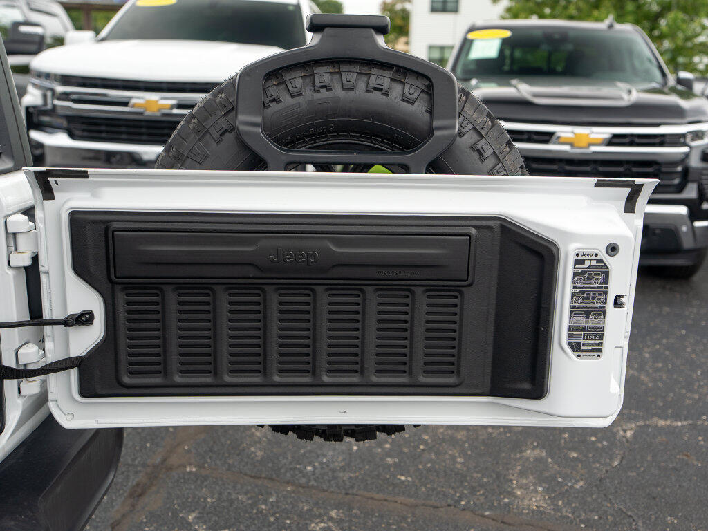 2026 Jeep Wrangler 2-Door Willys - Photo 9