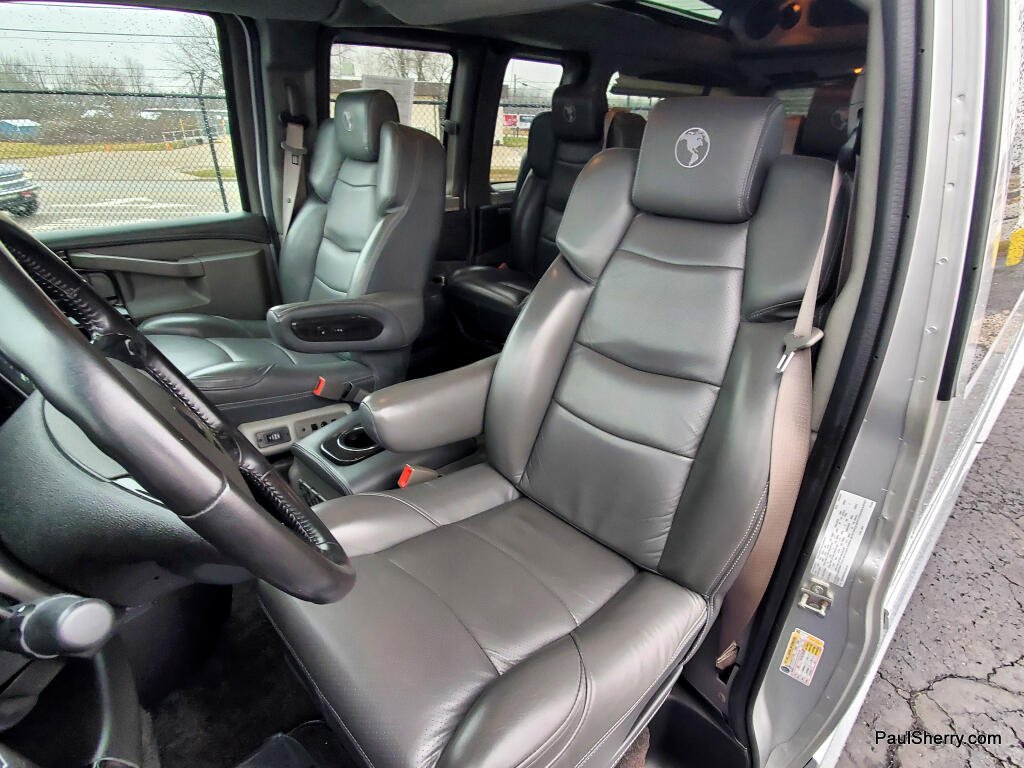 2023 Chevrolet Express Cargo Work Van - Photo 38