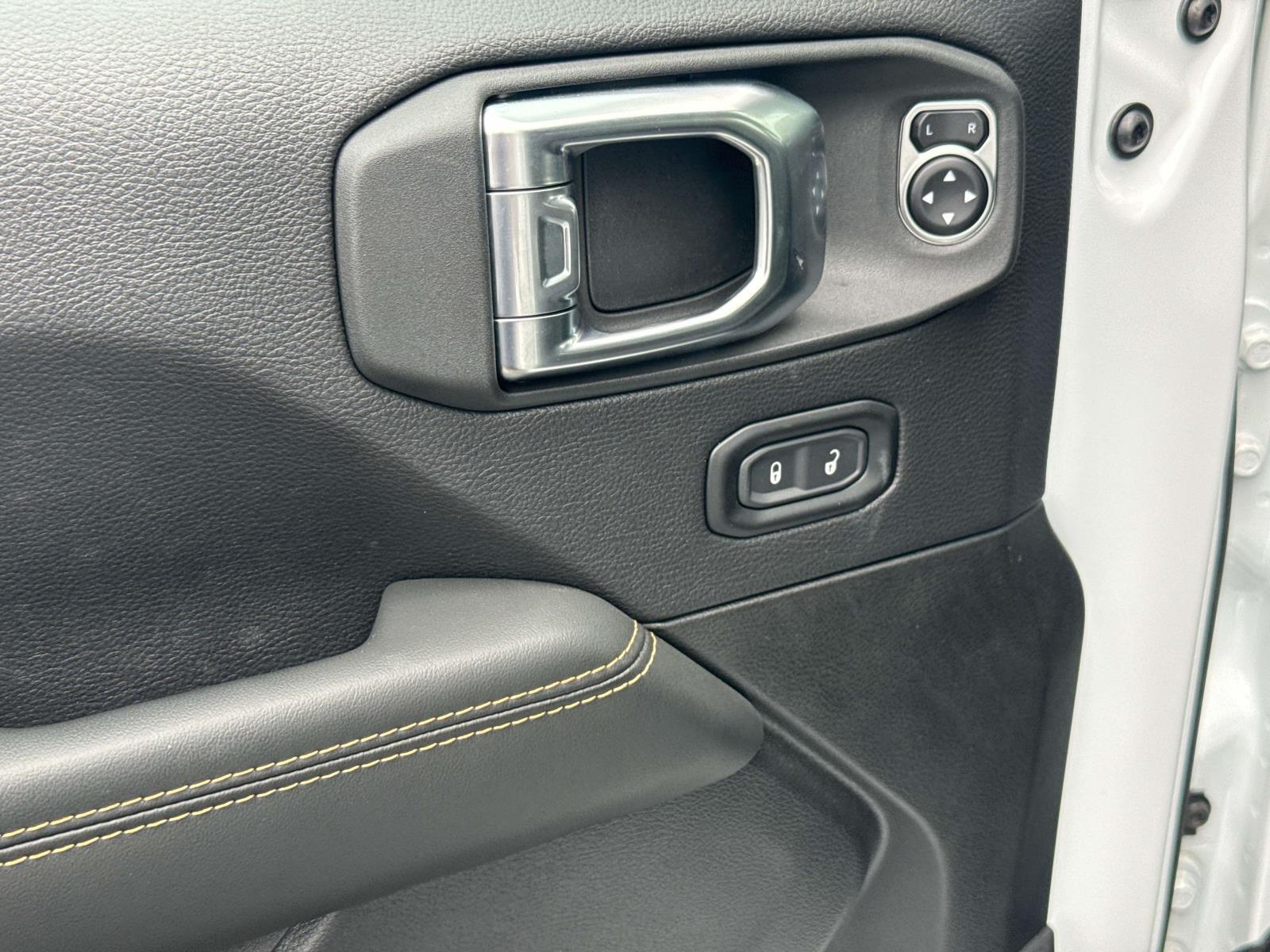 2025 Jeep Wrangler 4-Door Sahara - Photo 21