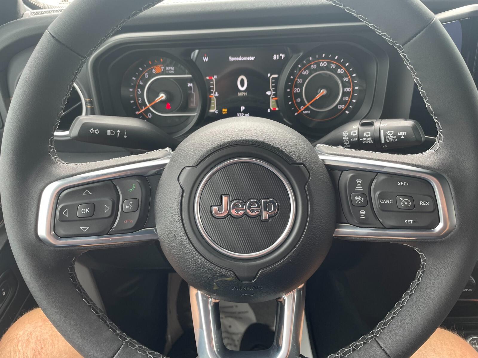 2025 Jeep Wrangler 4-Door Sahara - Photo 17