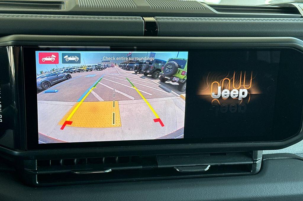 2025 Jeep Wrangler 4-Door Sahara - Photo 16